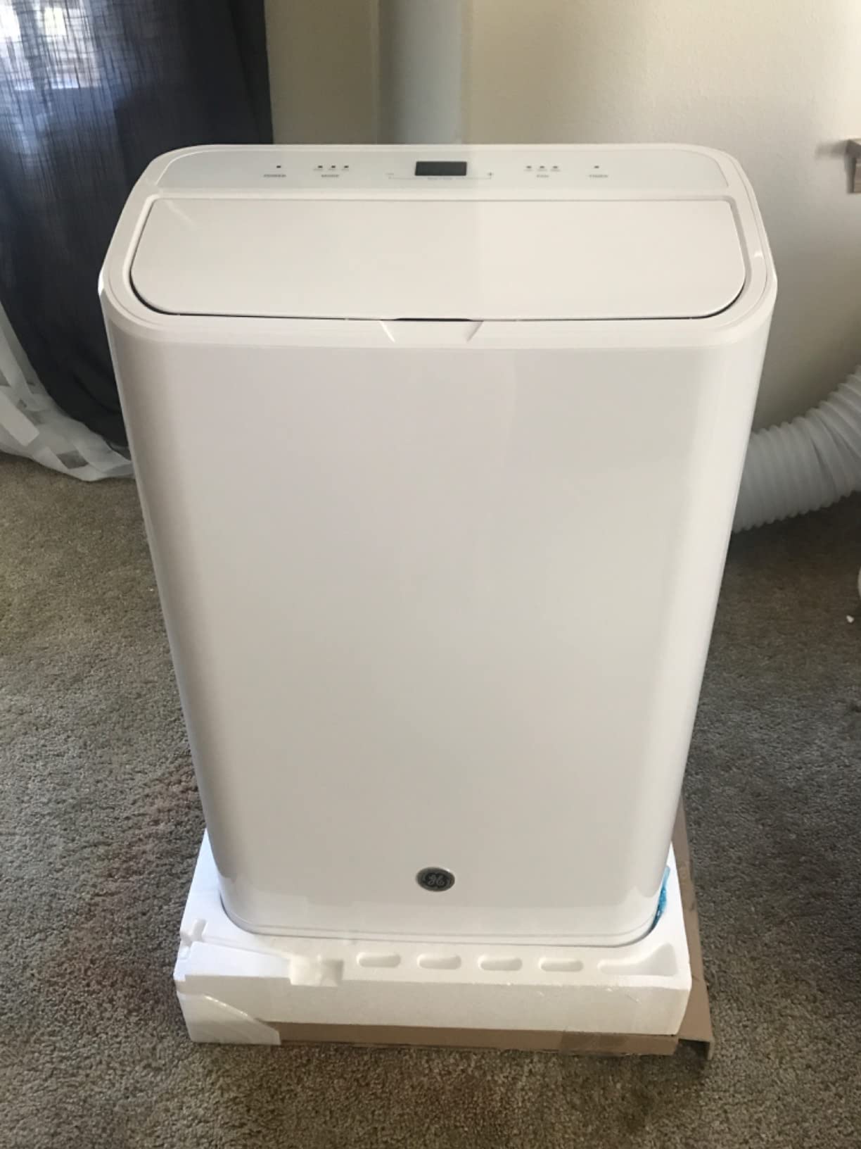 GE 10,000 BTU Portable Air Conditioner for Medium Rooms up to 350 sq ft. (7,100 BTU SACC), 3-in-1 with Dehumidify, Fan and Auto Evaporation, Included Window Installation Kit customer photo 1