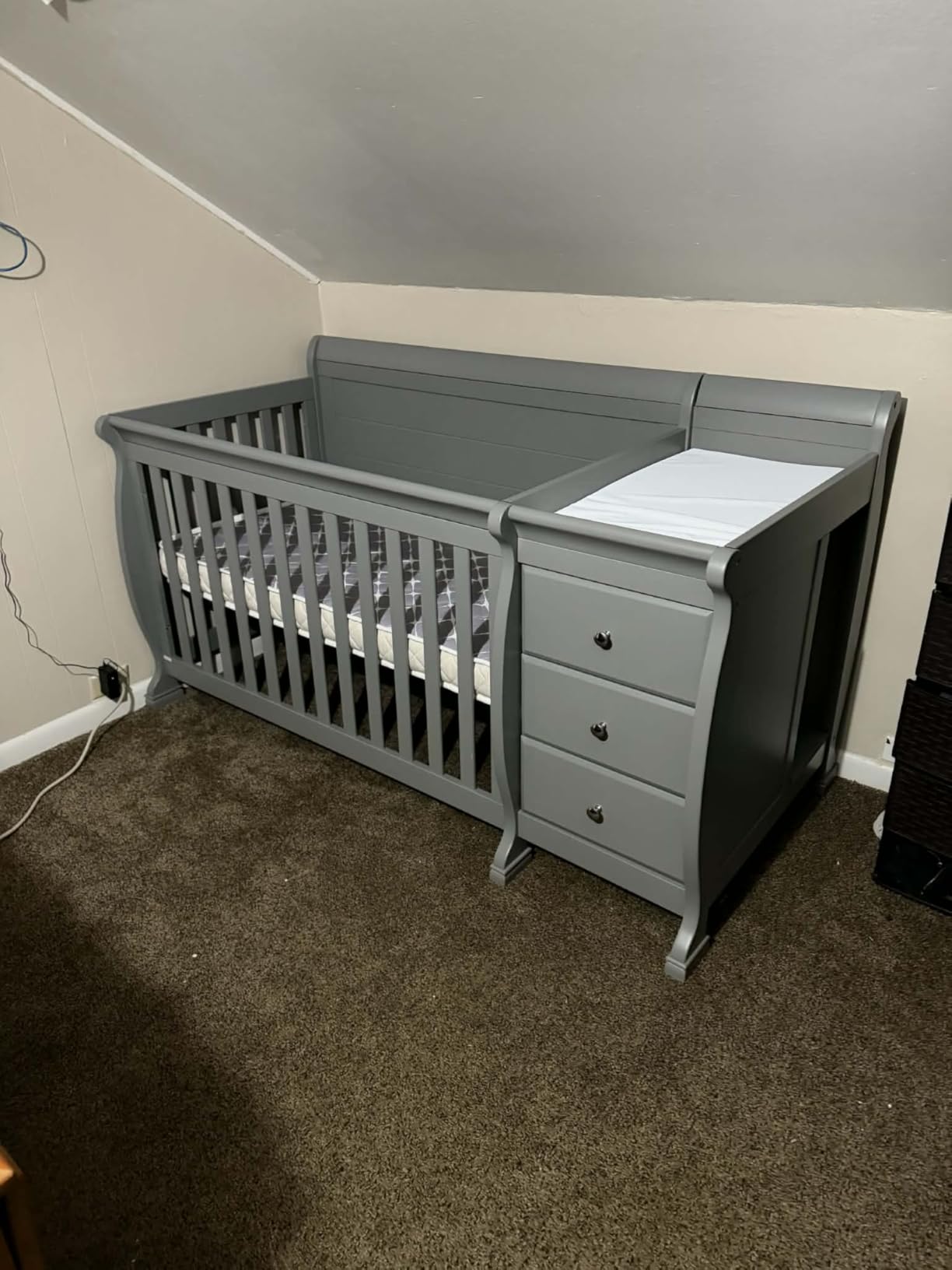 Davinci Kalani 4-in-1 Convertible Baby Crib & Changing Table Combo - GREENGUARD Gold Certified - Toddler Bed, Daybed, Full-Size Bed Conversion - 4 Adjustable Mattress Heights - Gray customer photo 2