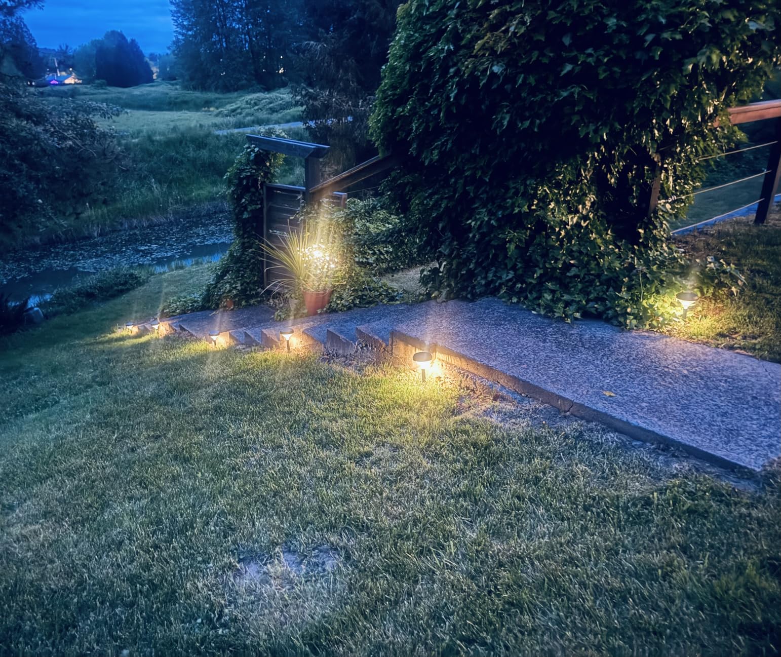 Linkind Solar Lights Outdoor 8 Pack, Solar Pathway Lights, Warm White Landscape Path Lights Waterproof for Walkway Yard Garden Driveway Use customer photo 2