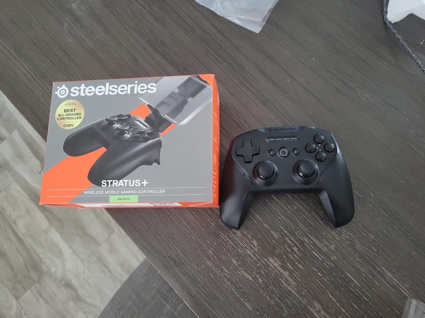 SteelSeries Stratus+ Bluetooth Gaming controller for Android & Windows - Mobile - Hall Effect Sensors - Clickable L3/R3 customer photo 2