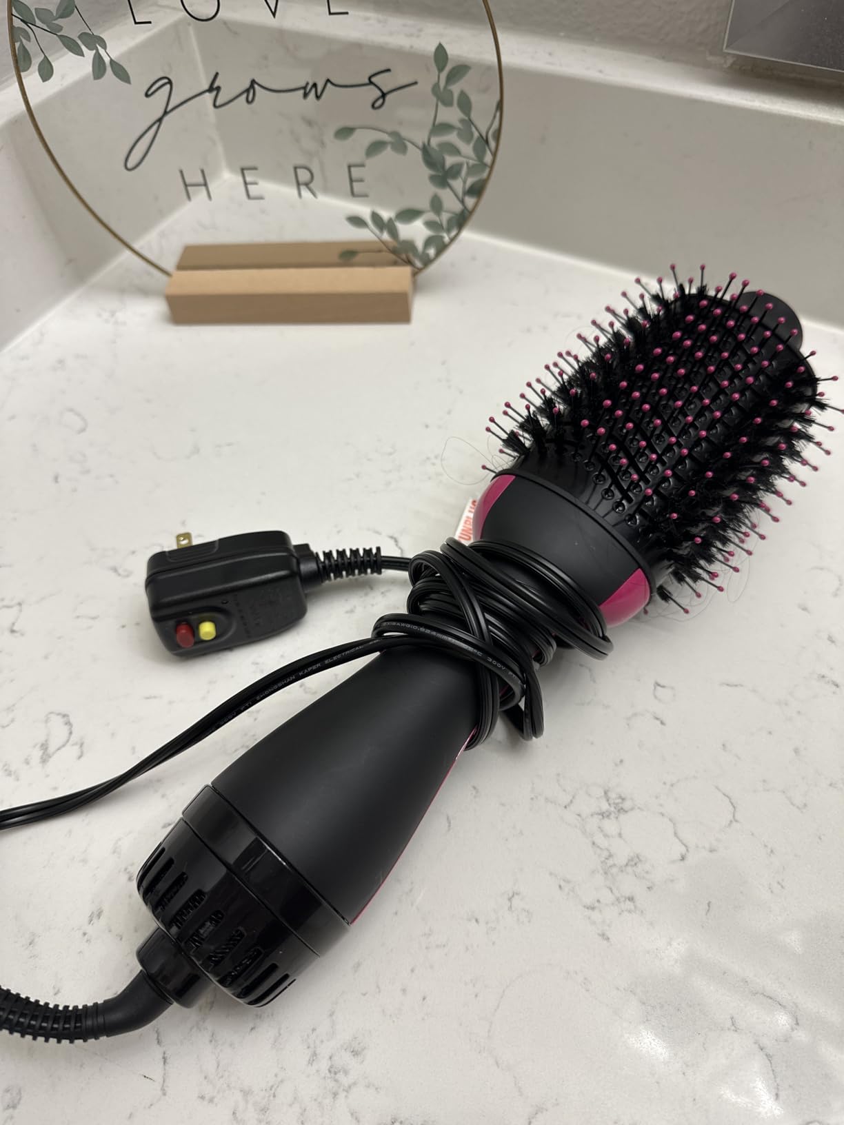 Hair Dryer Brush Blow Dryer Brush in One, Upgraded 4 in 1 Hair Dryer and Styler Volumizer with Negative Ion Anti-frizz Ceramic Titanium Barrel Hot Air Straightener Brush customer photo 1