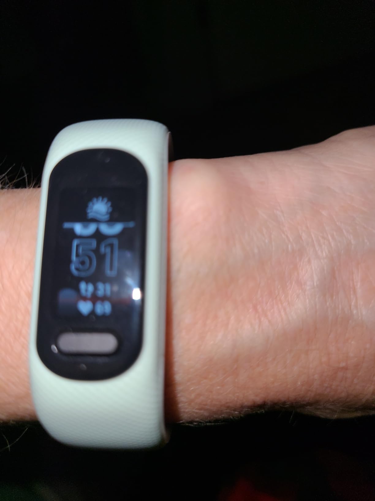 Garmin vívosmart 5, Fitness Tracker, Long-Lasting Battery, Simple Design, Black customer photo 1