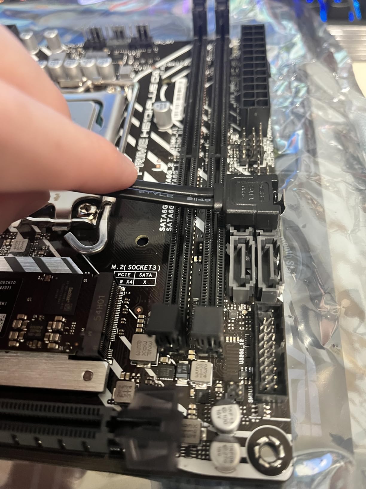 ASUS PRIME H610I-PLUS D4 LGA 1700(Intel 12th Gen&Intel vPro)mini ITX Motherboard(PCIe 4.0,DDR4,USB 3.2 Gen 1 Type-A,1Gb Lan,DP/HDMI/D-Sub,V-M.2(Key E),Q-LED,Mono-out header with amp IC,SPI TPM header) customer photo 1