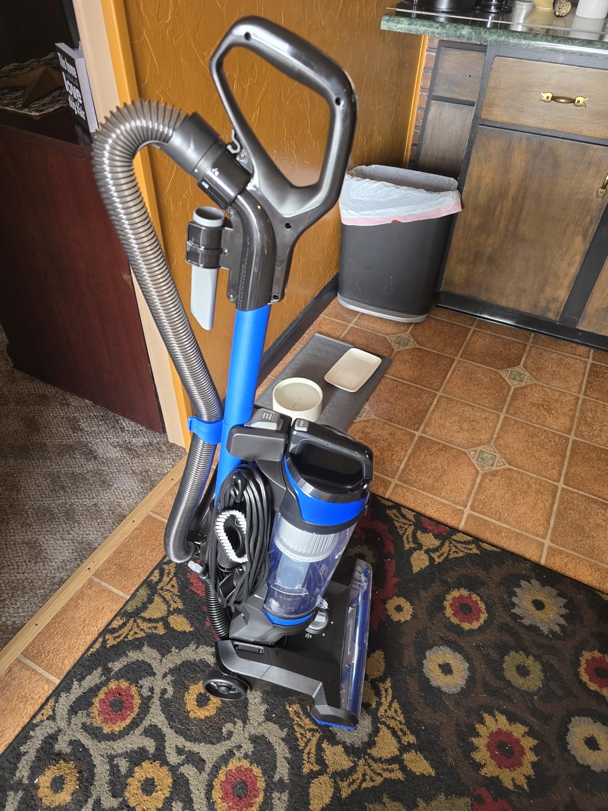Bissell CleanView Upright Vacuum with Active Extension Wand, XL 2L Dirt Tank Capacity, Powerful Suction & OnePass Technology for Carpets & Hard Floors, 3536 customer photo 1