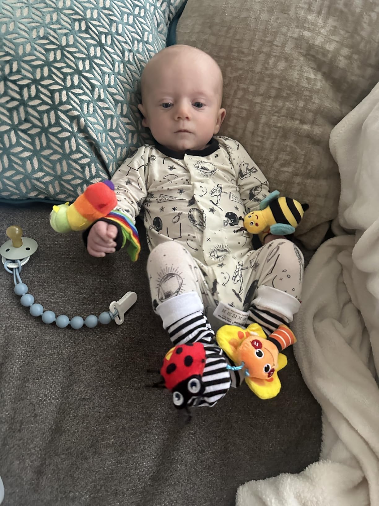 Infinno Baby Wrist Rattle Socks and Foot Finder Set, Perfect Baby Toys for 0-12 Months Newborn Boys and Girls As Shower Gifts, Garden Bug Series customer photo 1