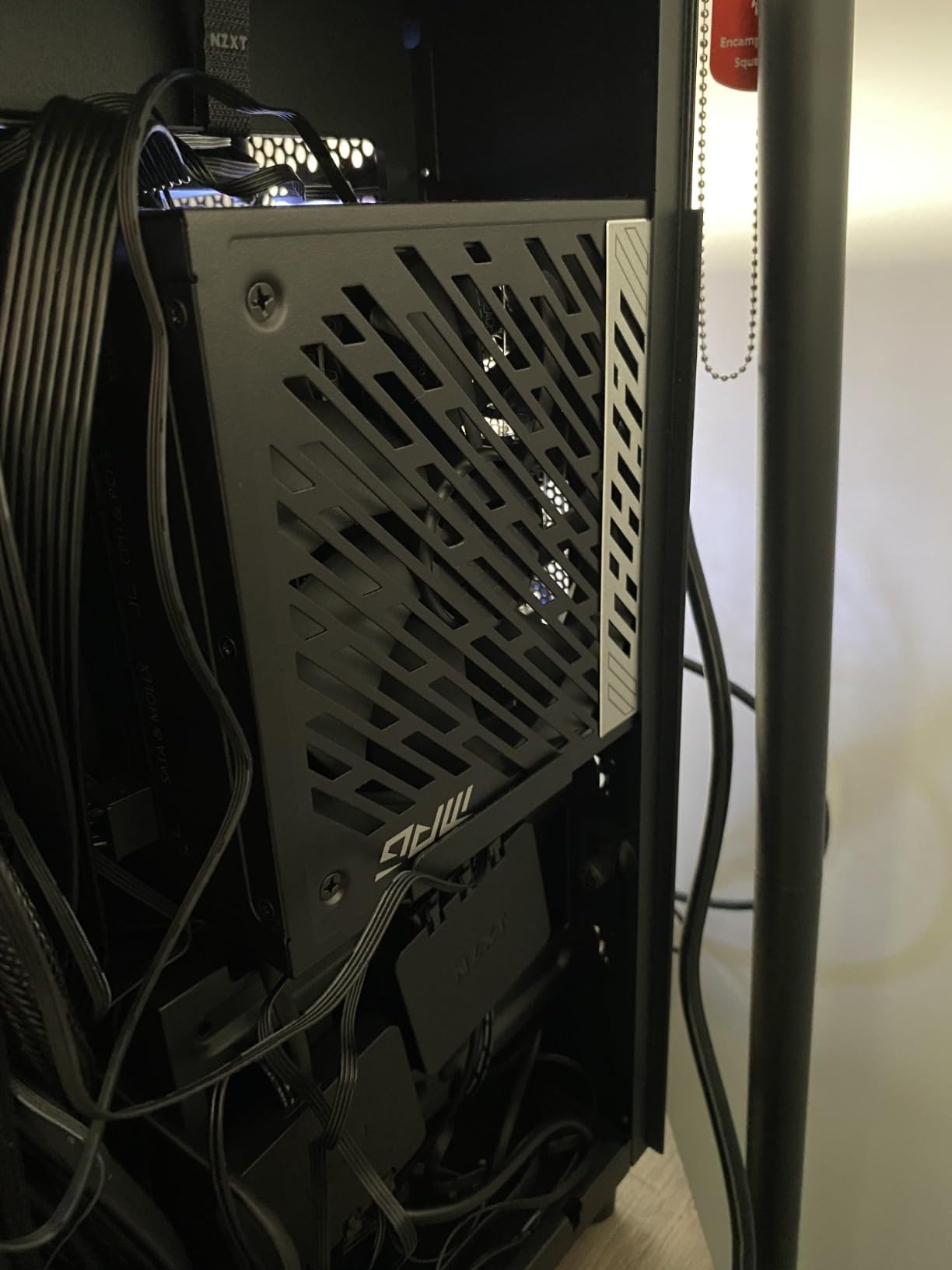 MPG 1000W 80+ Gold Power Supply - 1000W 80+ Gold - 100% Japanese Capacitors - Compatible with PCIe 5.0 Graphics Cards - 1 Fan(s) customer photo 2