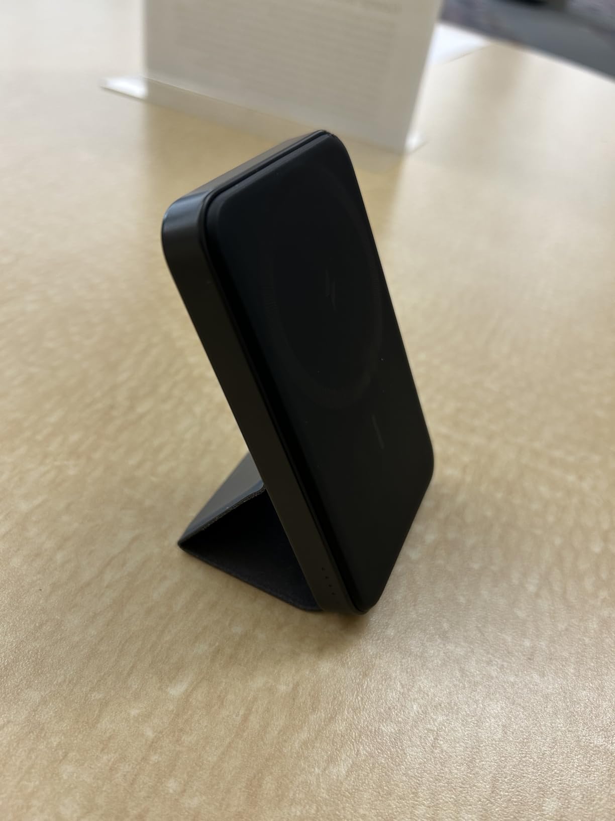 Anker 622 Magnetic Battery (MagGo), 5,000mAh Foldable Magnetic Wireless Portable Charger with Stand and USB-C Port (On the Side), Magsafe-Compatible for iPhone 16/15/14/13 Series customer photo 2