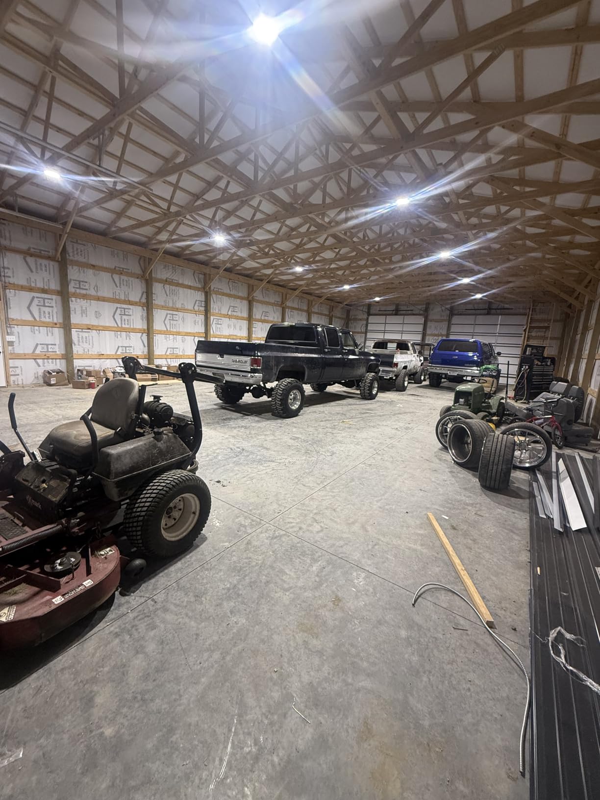 Sunco 10 Pack UFO LED High Bay Light, 150W, 19500 Lumens, 5000k Ultra Bright Commercial Shop Lights for Warehouse, Factory, Workshop, Garage & Barn, Ceiling Mount, Plug & Play, 120V, UL customer photo 2