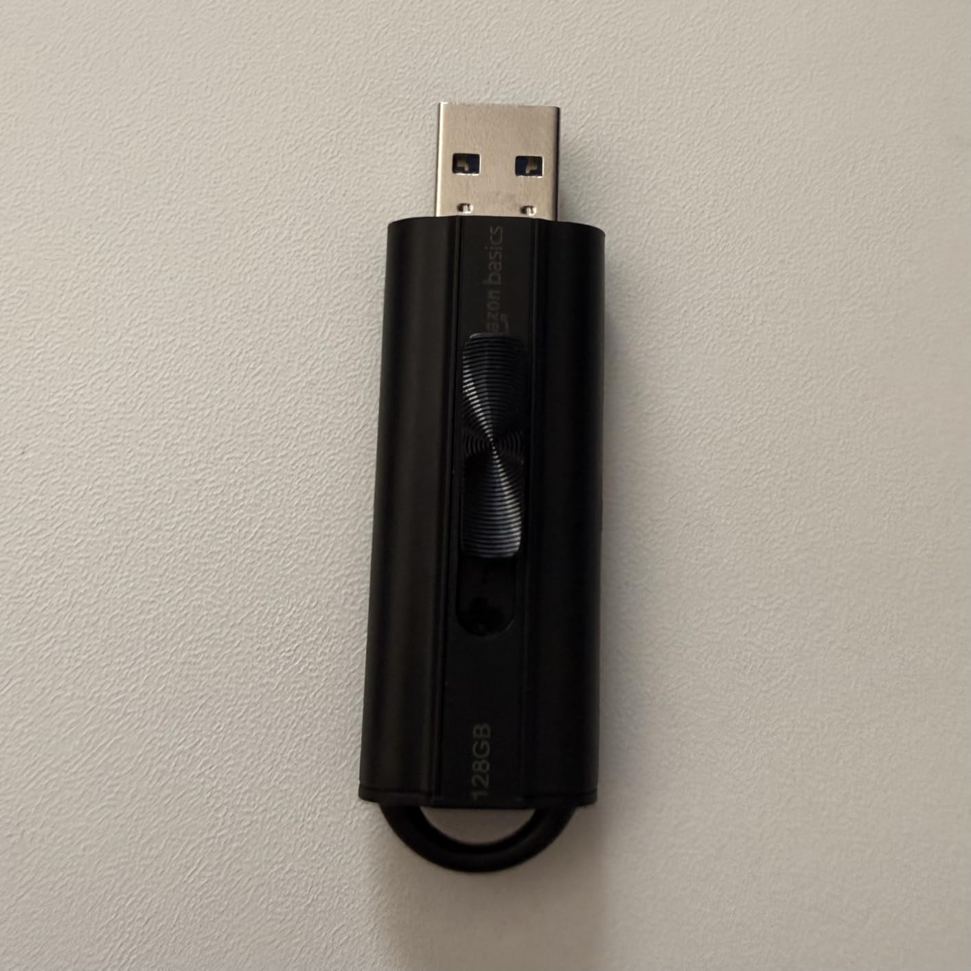 Amazon Basics 256 GB Ultra Fast USB 3.1 Flash Drive, High Capacity External Storage for Photos Videos, Retractable Design, 130MB/s Transfer Speed, Black customer photo 2
