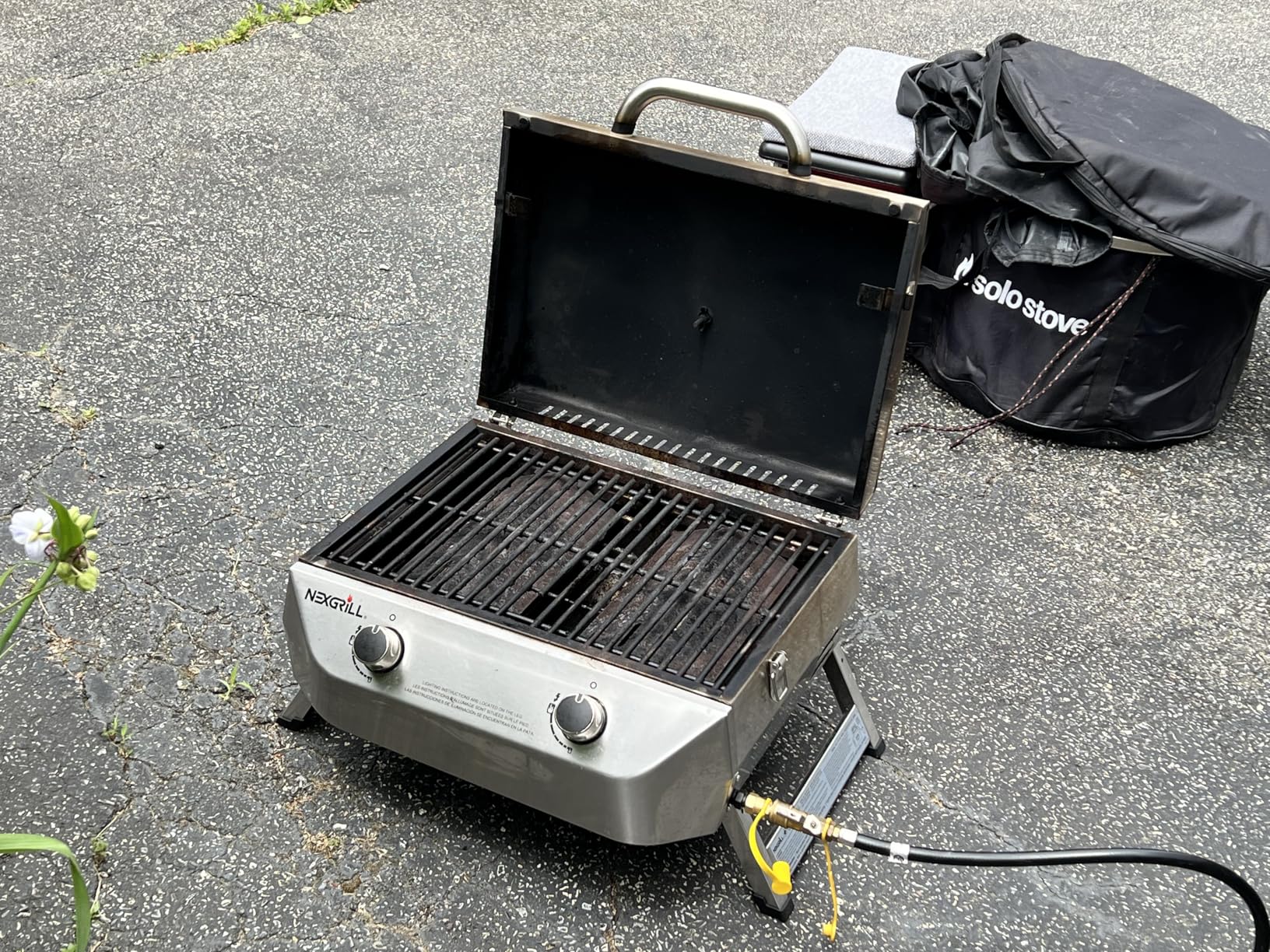 Nexgrill 1-Burner Portable Propane Gas Grill with Lid, Piezo Ignition, 10,000 BTUs, 183 SQ In, Compact Tabletop Grill for Outdoor Cooking, Camping, Tailgating, Gardens, Patios, and More - 820-BC002 customer photo 1