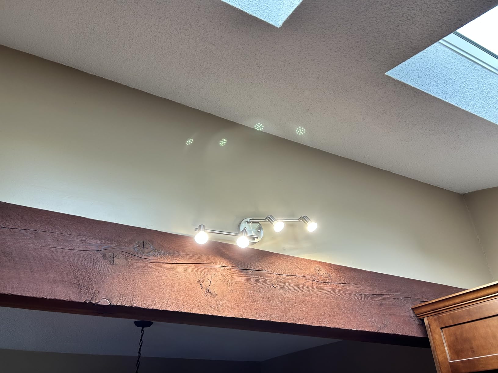 LED Track Lighting Kit, 54.13'' Matt Nickel 8 Way Ceiling Spot Lighting, Flexibly Rotatable Light Head, Modern Track Light Included 8 x LED GU10 Bulb (4W, Daylight White, 400LM) customer photo 1