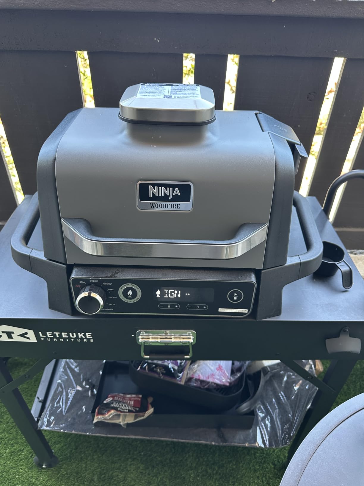 Ninja | Woodfire Series | 7-in-1 (Grill, BBQ, Roast, Air Fry, Dehydrate, Broil, Smoke) | Portable & Weather Resistant | Cook Up To 6 Steaks & 30 Hot Dogs | Woodfire Pellets included | OG701 customer photo 2