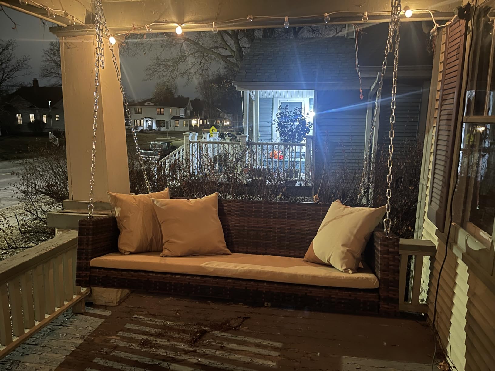 VINGLI Heavy Duty 800 LBS Wicker Hanging Porch Swing with Cushions & Chains, 4FT Outdoor Rattan Swing Bench for Garden, Yard, Lawn (Brown+Beige) customer photo 2