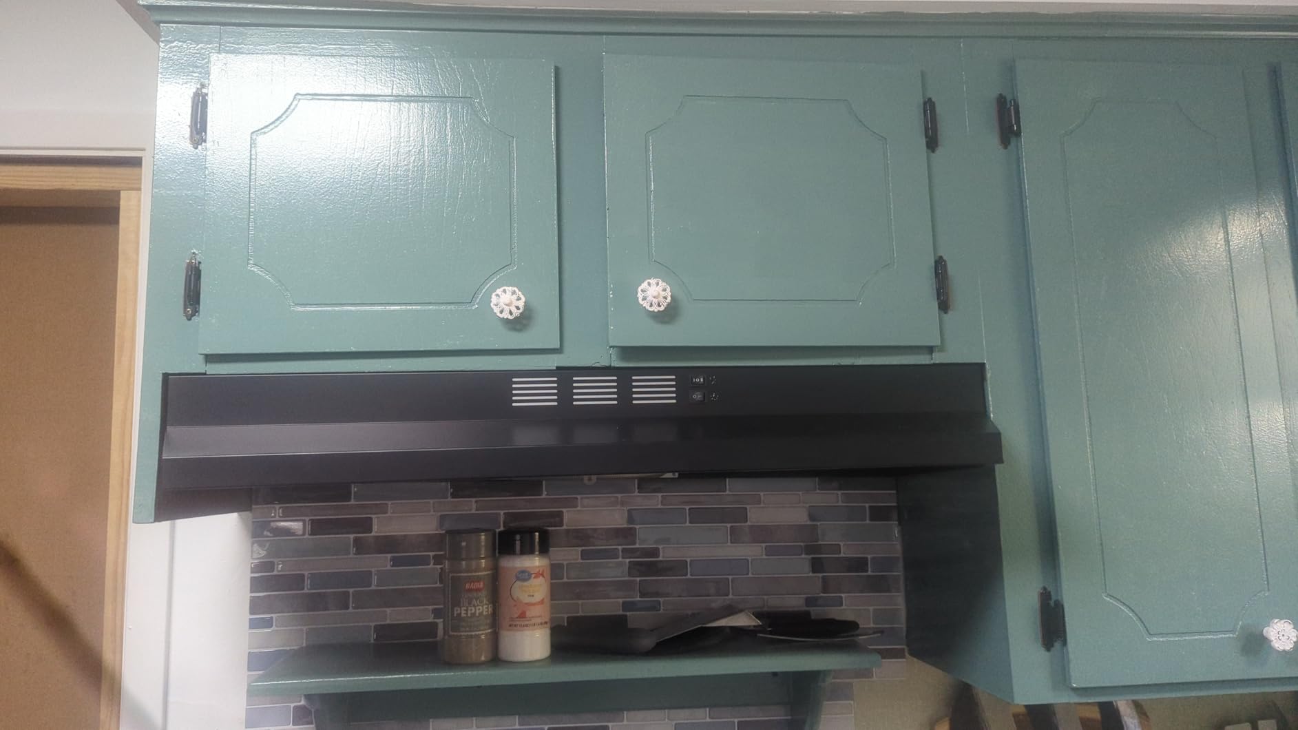 FIREGAS Range Hood 30 inch Under Cabinet, Kitchen Hood with 2 Speed Exhaust Fan, Ducted/Ductless Convertible, Rocker Button Control, 300 CFM, White Stove Hood Vent Aluminum Filter Included customer photo 1