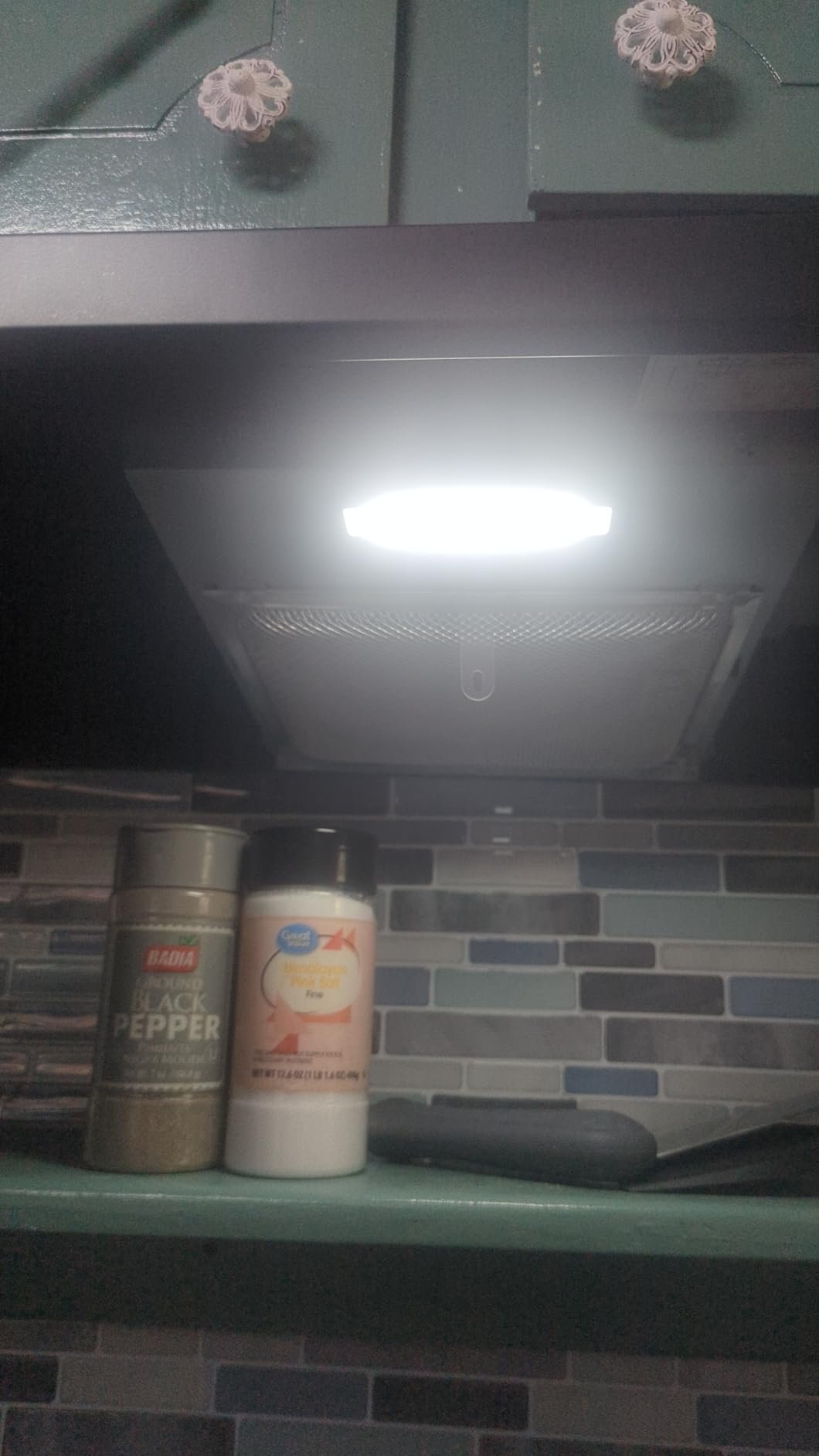 FIREGAS Range Hood 30 inch Under Cabinet, Kitchen Hood with 2 Speed Exhaust Fan, Ducted/Ductless Convertible, Rocker Button Control, 300 CFM, White Stove Hood Vent Aluminum Filter Included customer photo 2