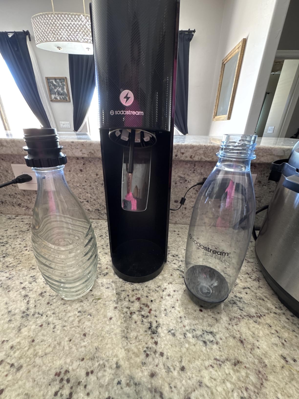 SodaStream E-TERRA Sparkling Water Maker (White) with CO2 and Carbonating Bottle customer photo 1