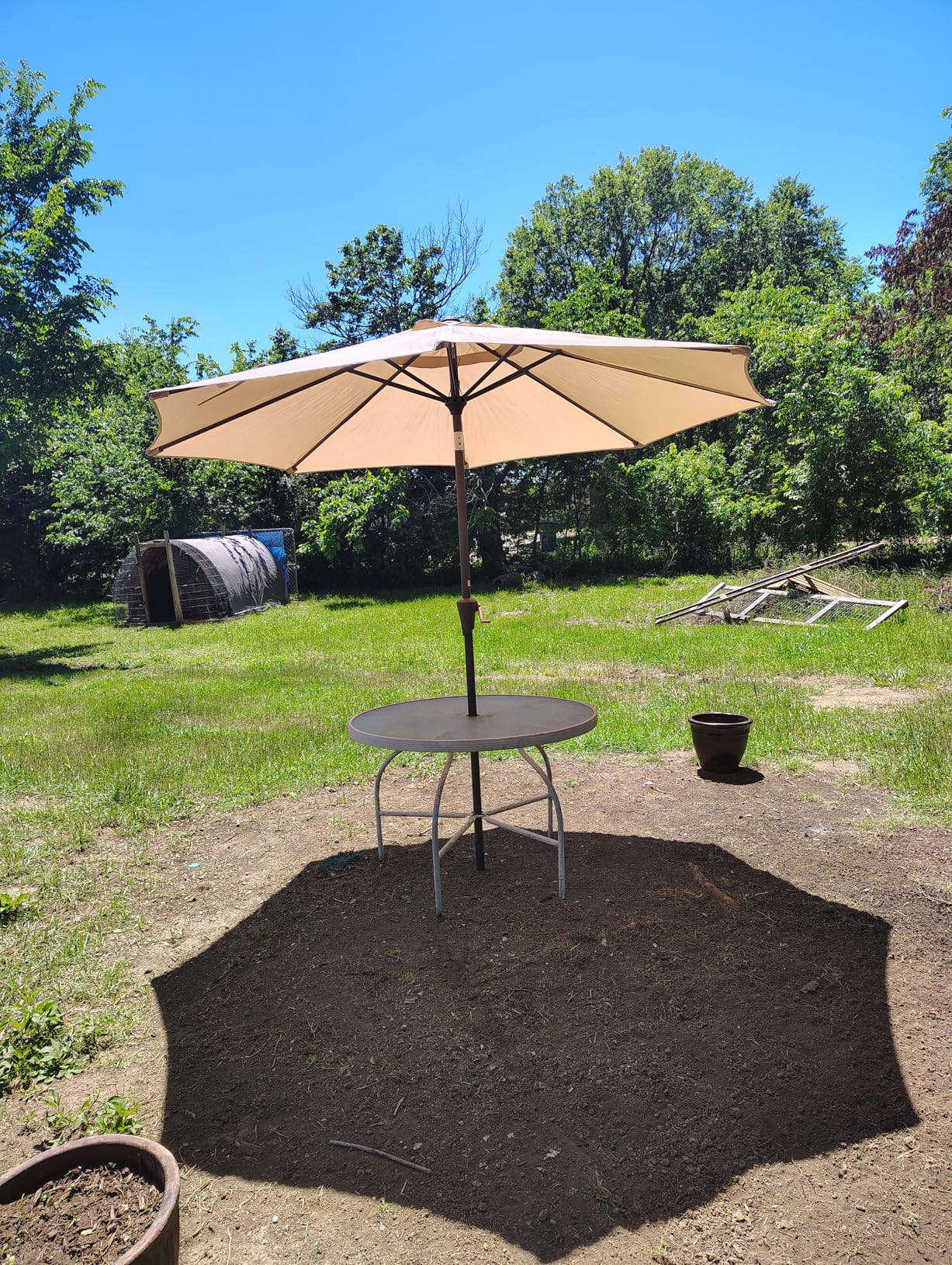 JEAREY 9FT Outdoor Patio Umbrella Outdoor Table Umbrella with Push Button Tilt and Crank, Market Umbrella 8 Sturdy Ribs UV Protection Waterproof for Garden, Deck, Backyard, Pool (Dark Blue) customer photo 1