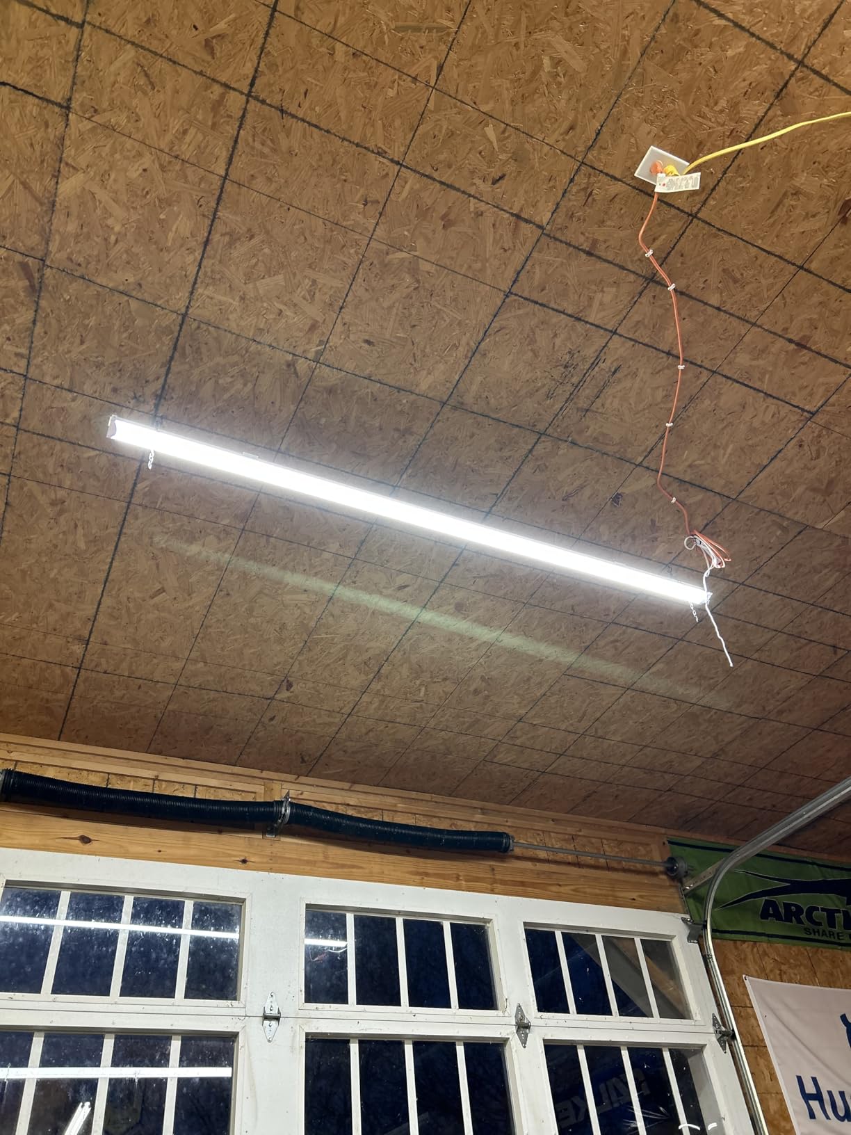 FAITHSAIL Linkable 8FT LED Shop Light, 110W, 12000 LM [Eqv.350W Fluorescent] 5000K, 8 Foot LED Fixture for Garage, Warehouse, Energy Saving Upto 2500KW*5/Y(5Hrs/Day)-Hang & Flush Mount, White, 1 Pack customer photo 1
