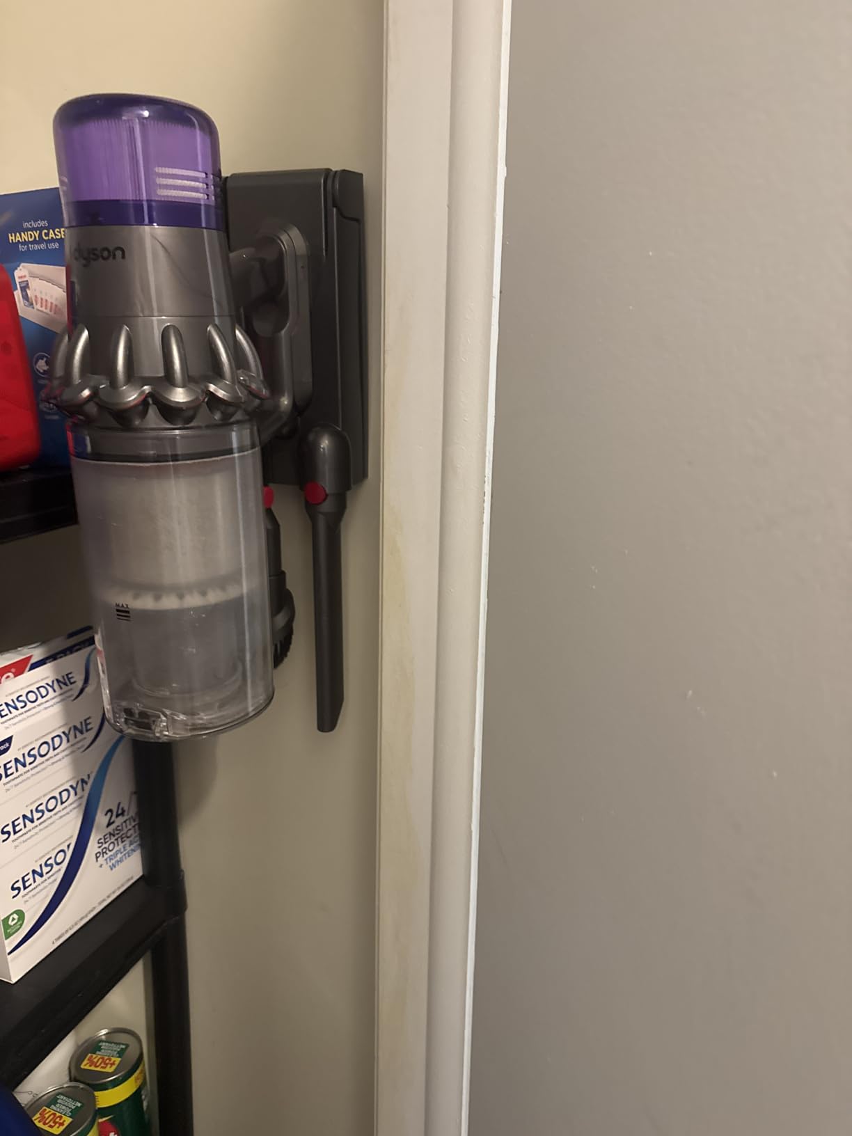 Dyson V11 Cordless Vacuum, 185AW, 3 Power Modes, Up to 60 Minutes, Deep Cleans Hard Floors and Carpets, Detangles Pet Hair customer photo 2
