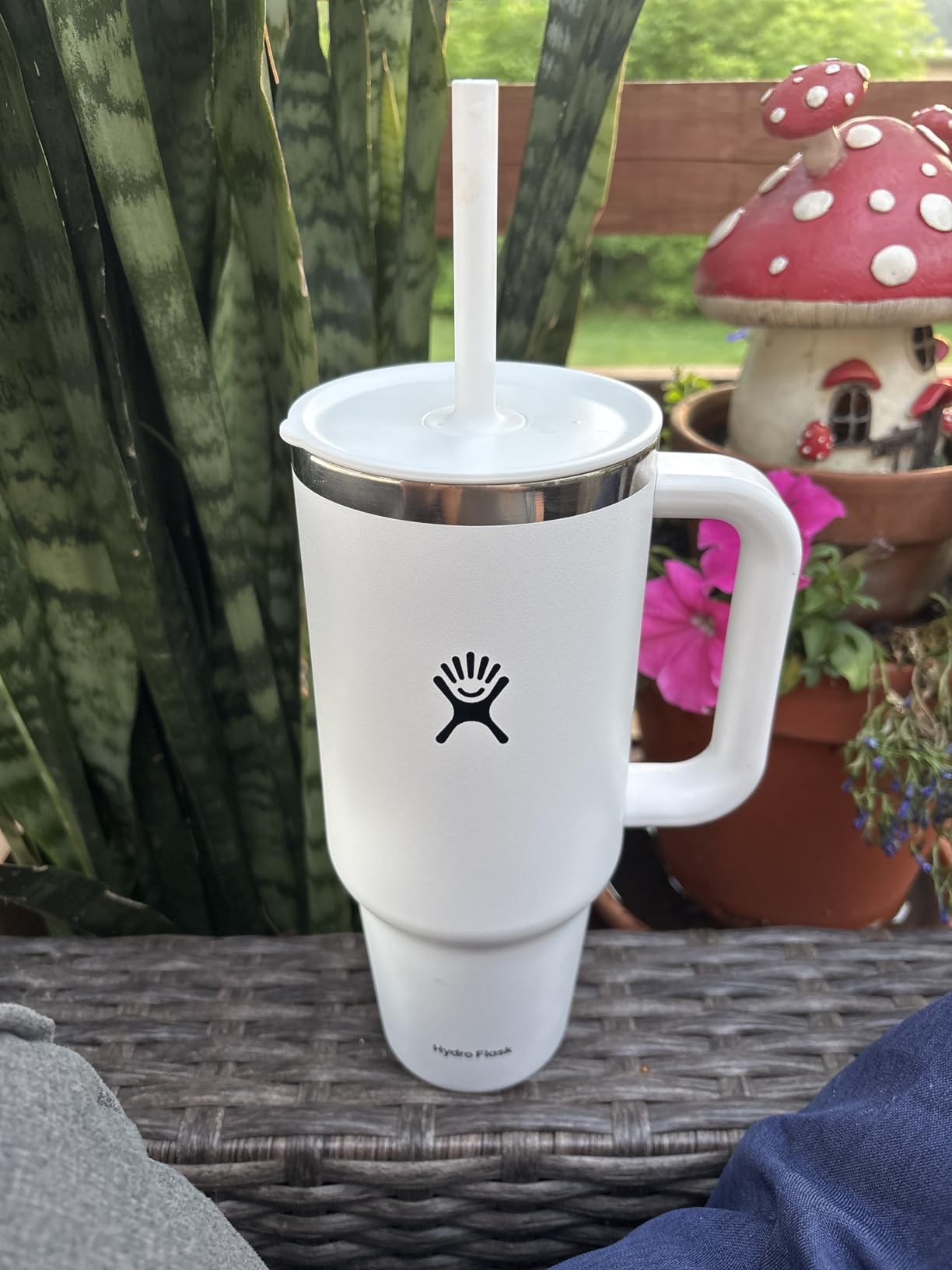 Hydro Flask 32 Oz Travel Tumbler with Handle, Lid and Straw - Insulated Stainless Steel customer photo 1