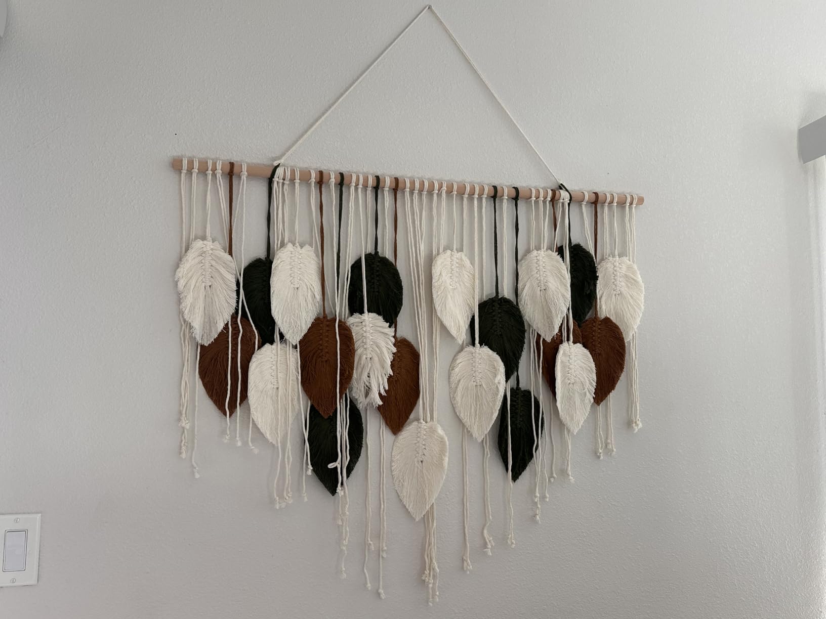KHOYIME Large Macrame Wall Hanging Boho Woven Tapestry, Chic Home Decor Modern Bohemian Handmade Leaf Feather Wall Art Decorations 39