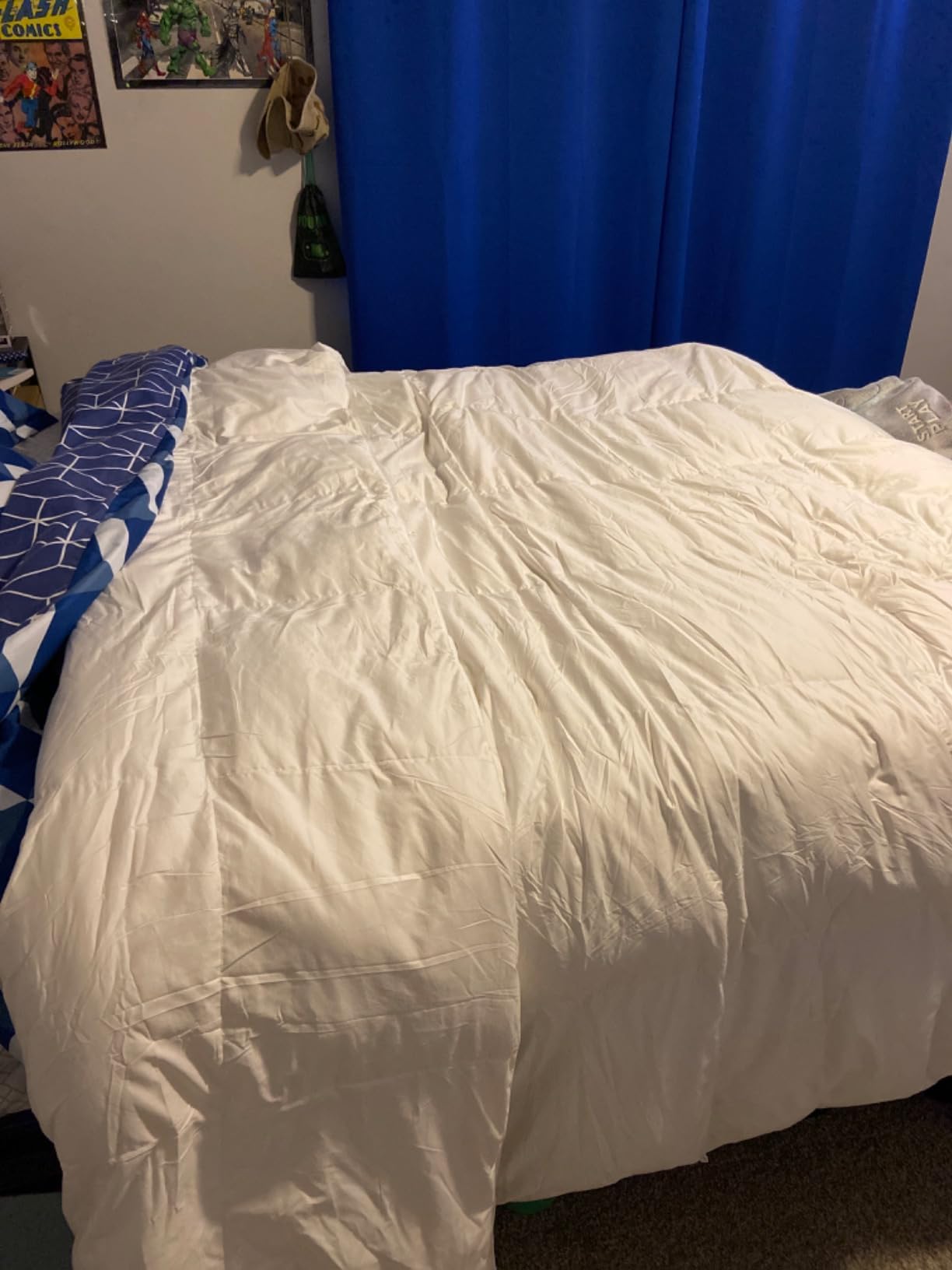 Ultra-Soft Down Feather Comforter Queen Size, Luxury Hotel Collection Duvet Insert for All Season, Noiseless Shell, 700 Fill Power, Medium Weight with Corner Tabs, White customer photo 1