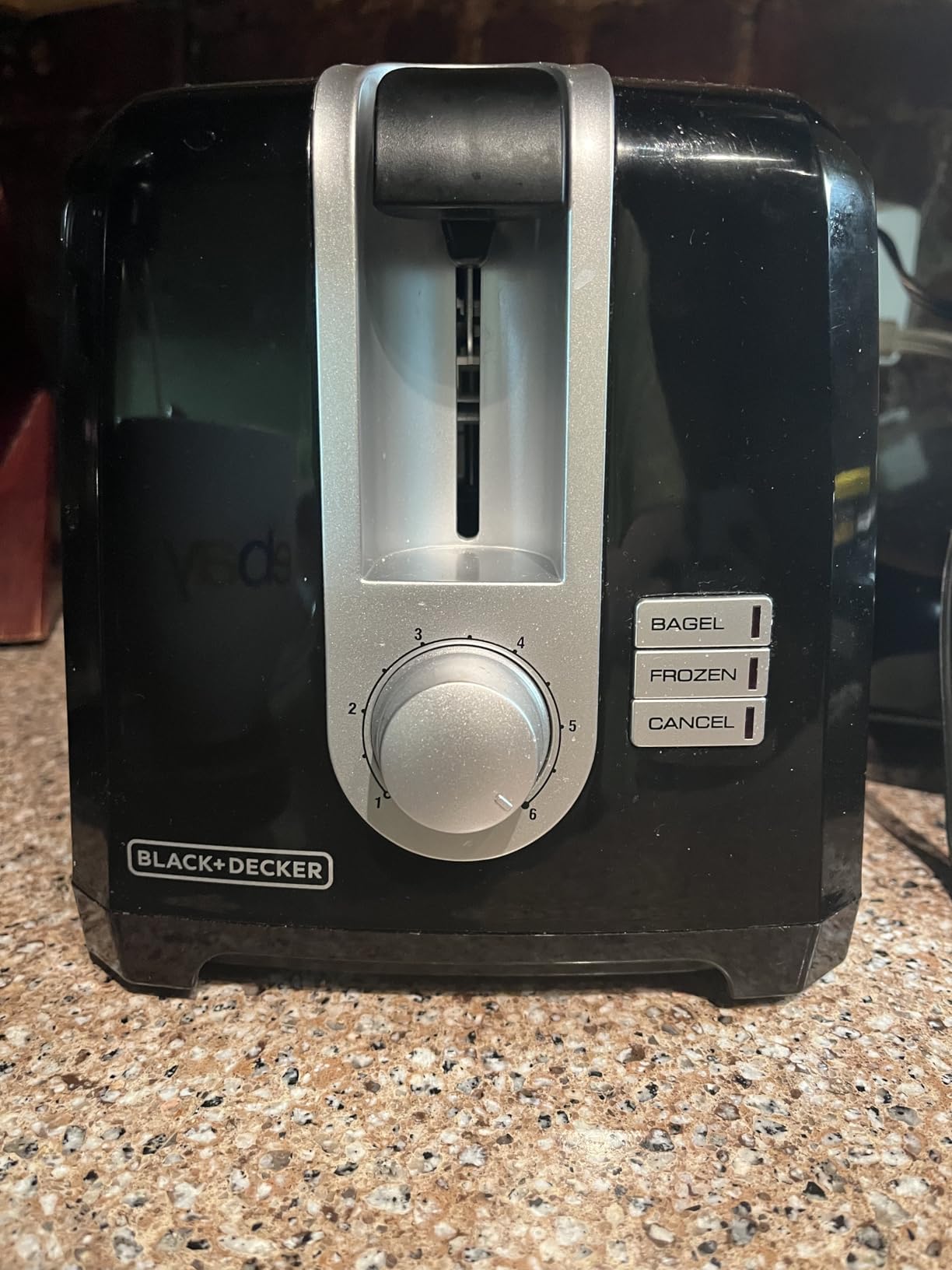 BLACK+DECKER 2-Slice Toaster with 7 Toast Shade Settings, Extra-Wide Slots for Bagels, Stainless Steel Exterior Finish customer photo 2