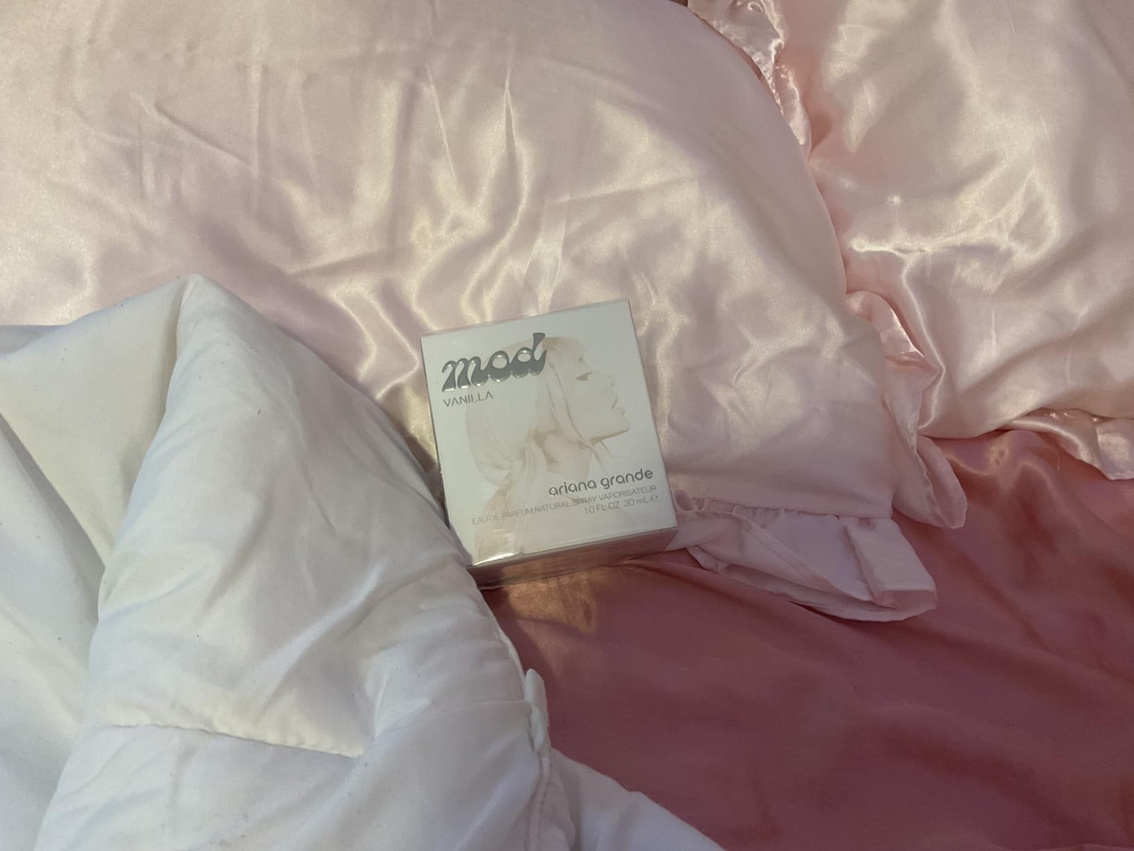 Ariana Grande MOD Vanilla Eau De Parfum - Gourmand Musk Fragrance for Women customer photo 2