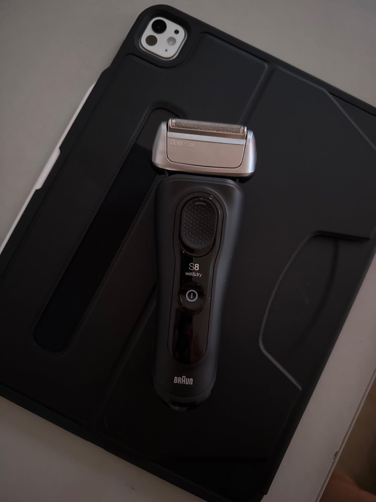 Braun Series 8 8567cc Electric Razor for Men, 4+1 Shaving Elements & Precision Long Hair Trimmer, 5in1 SmartCare Center, Close & Gentle Even on Dense Beards, Wet & Dry Electric Razor, 60min Runtime customer photo 2