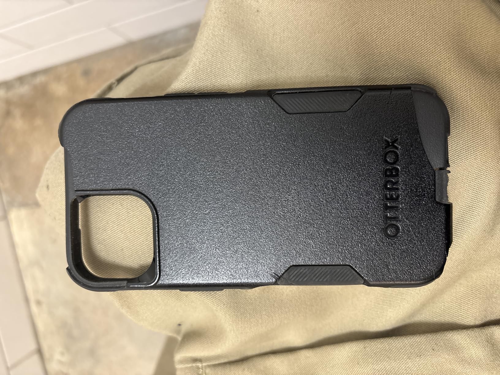 OtterBox iPhone 16e, 15, 14, & 13 Commuter Series Case - Crisp Denim (Blue), Slim & Tough, Pocket-Friendly, with Port Protection customer photo 1