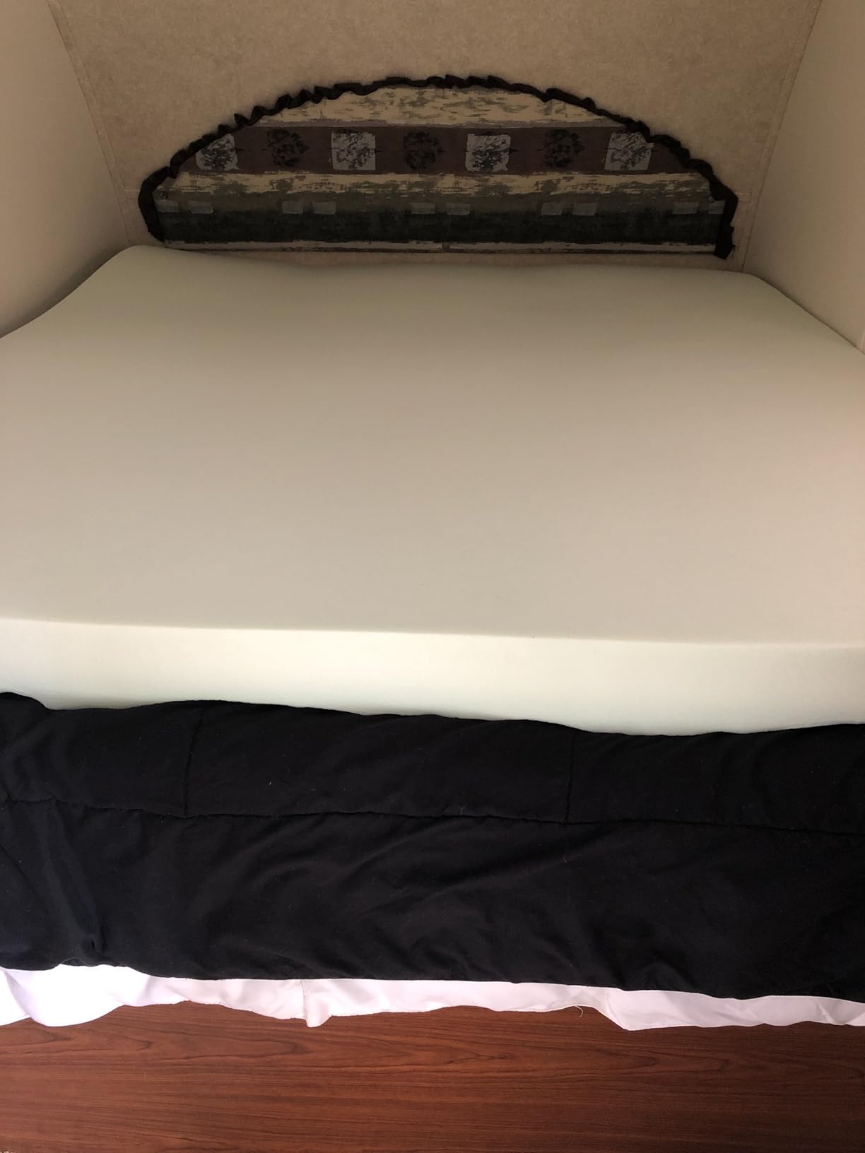 ZINUS 4 Inch Green Tea Memory Foam Mattress Topper, Pressure-Relieving Layer, Ideal for Back Pain Relief, Compact WONDERBOX Packaging, CertiPUR-US Certified, King customer photo 1