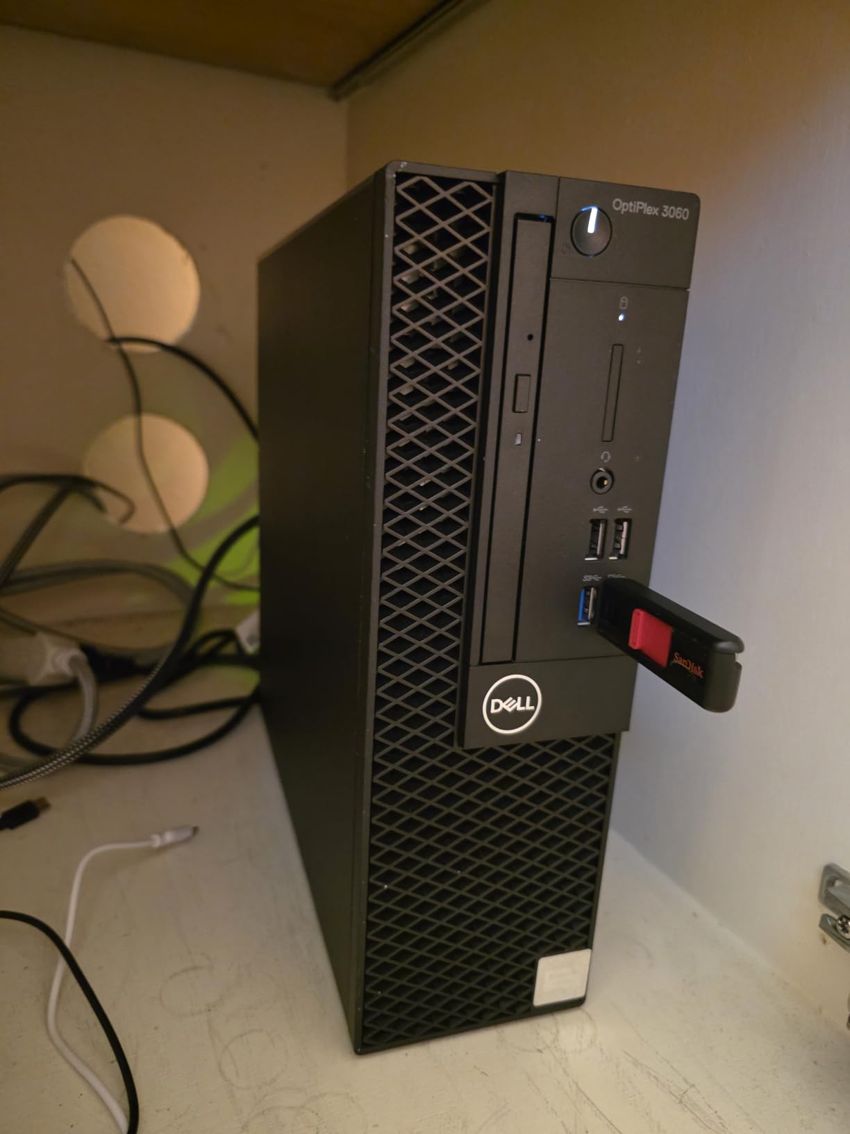 Dell Optiplex 3060 Desktop Computer | Intel i5-8500 (3.2) | 32GB DDR4 RAM | 1TB SSD | Built in WiFi | Bluetooth | Windows 11 Professional (Renewed) customer photo 1