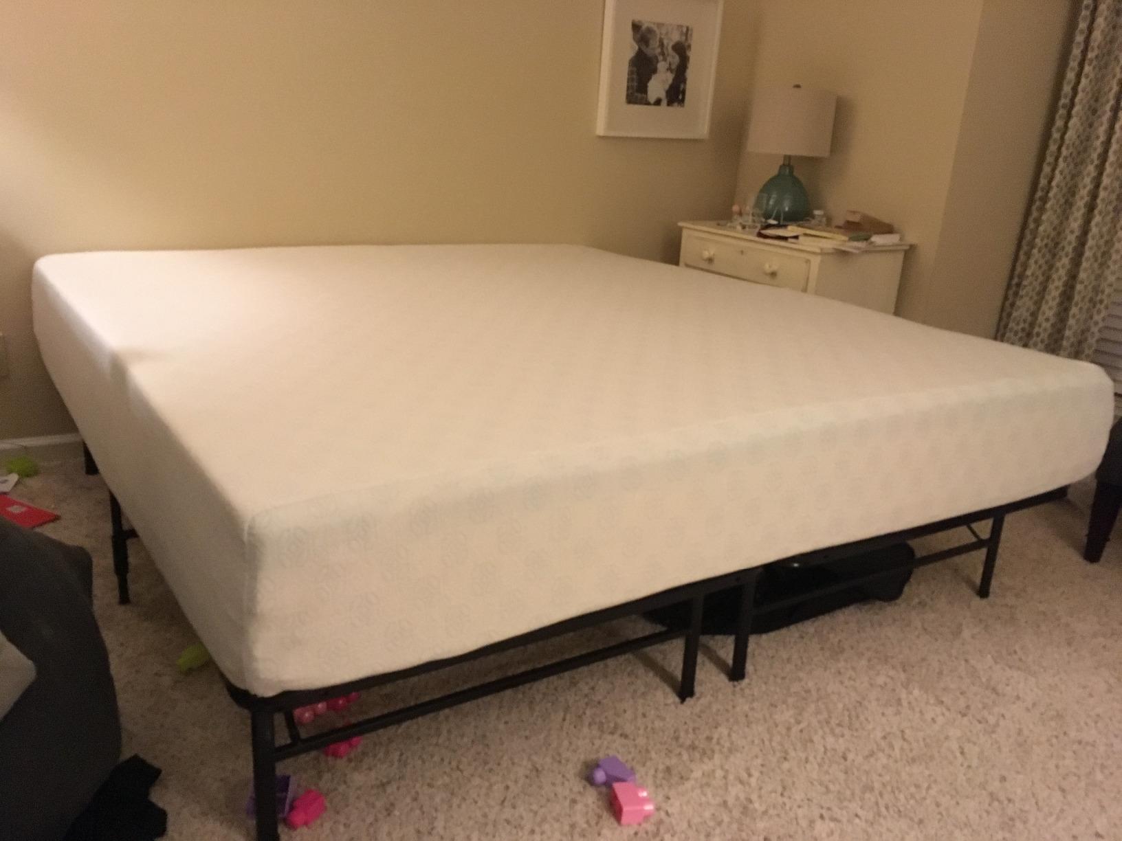 Zinus 10 Inch Green Tea Cooling Memory Foam Mattress, Queen, Fiberglass Free, Medium Firmness, Cooling Gel Foam, Certified Safe Foams & Fabric, Mattress in a Box customer photo 2