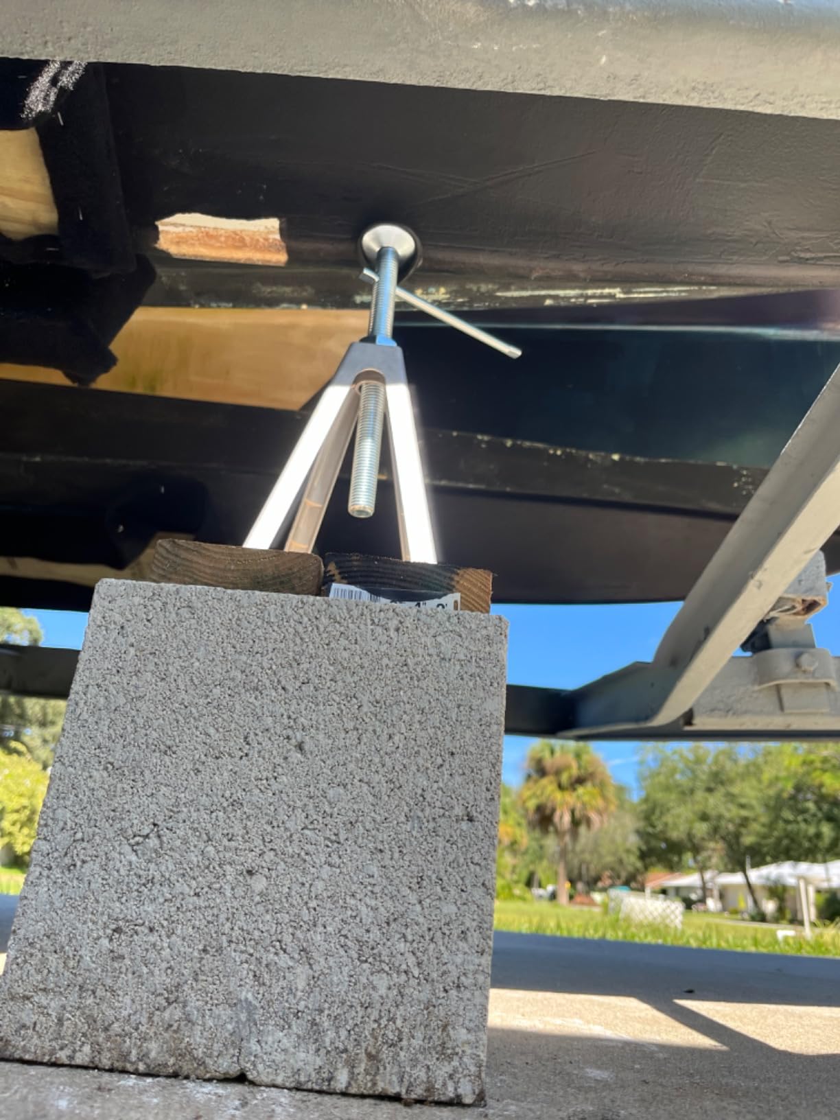 OULEME RV Stabilizer Jacks, 7900 lbs Capacity, Stack Jack Stands for RV Camper Travel Trailer, Support up to 7900 Lbs, with Additional Screw Nuts and Cushion Rubber Mats - 4 Pack customer photo 1