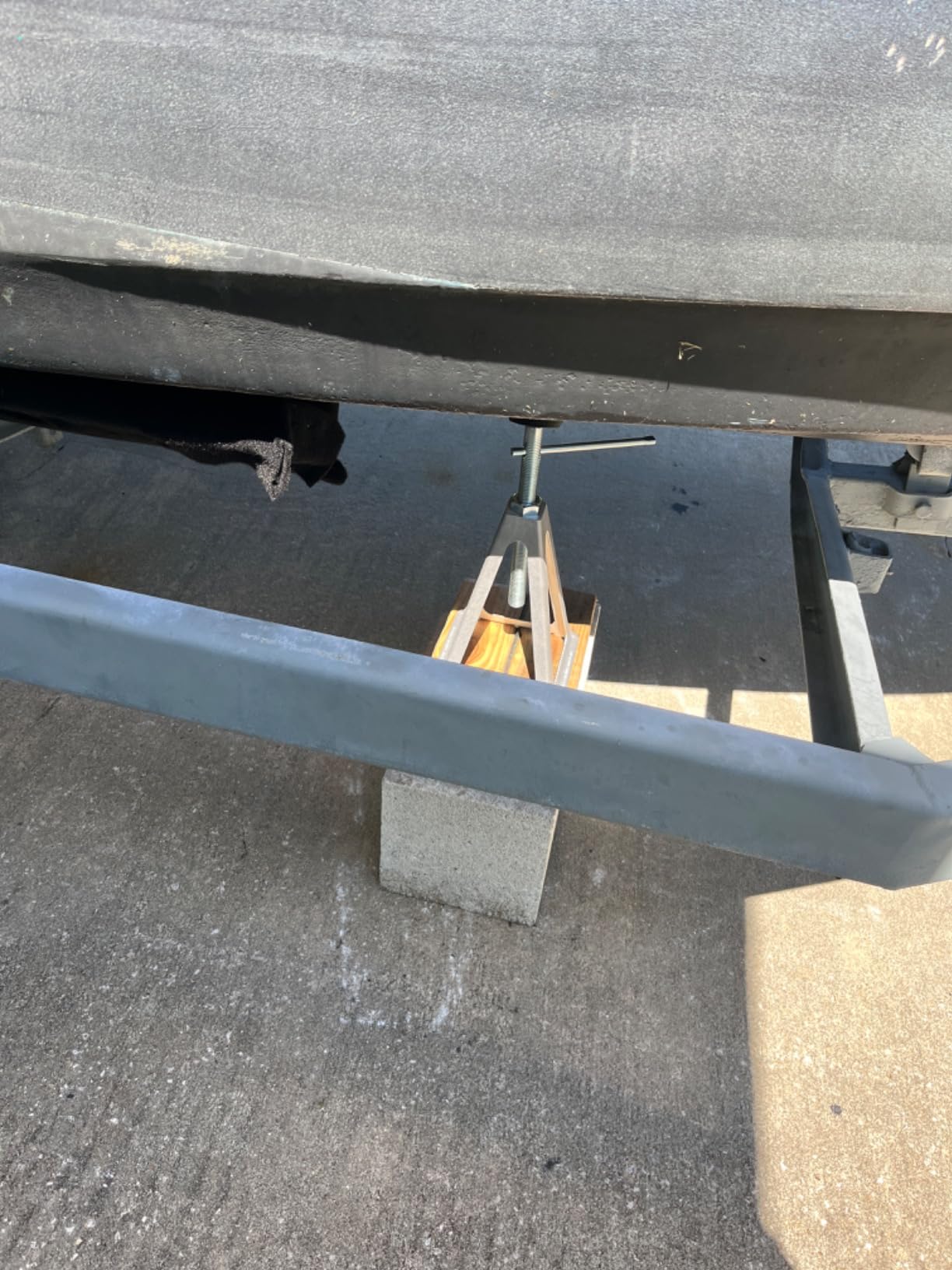 OULEME RV Stabilizer Jacks, 7900 lbs Capacity, Stack Jack Stands for RV Camper Travel Trailer, Support up to 7900 Lbs, with Additional Screw Nuts and Cushion Rubber Mats - 4 Pack customer photo 2