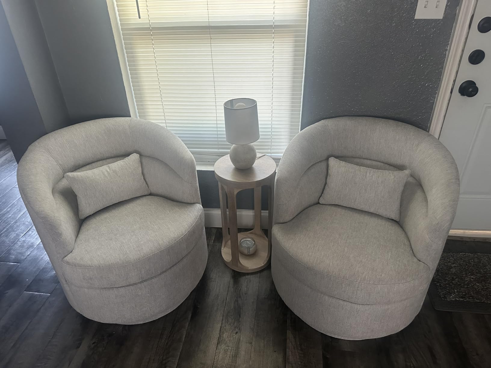 CANMOV Swivel Accent Chair, 360 Degree Round Swivel Barrel Chair with Pillow, Upholstered Comfy Barrel Armchair Single Club Sofa Chair for Living Room, Bedroom, Reading Room, Beige customer photo 2