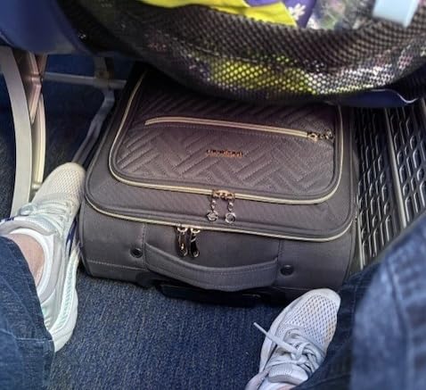 BAGSMART Underseat Carry On luggage Airline approved, 16-inch Softside Underseater Travel Suitcase with Spinner Wheels Lightweight Overnight Bag Small Rolling Carry-on for Women Men Weekender,Black customer photo 1