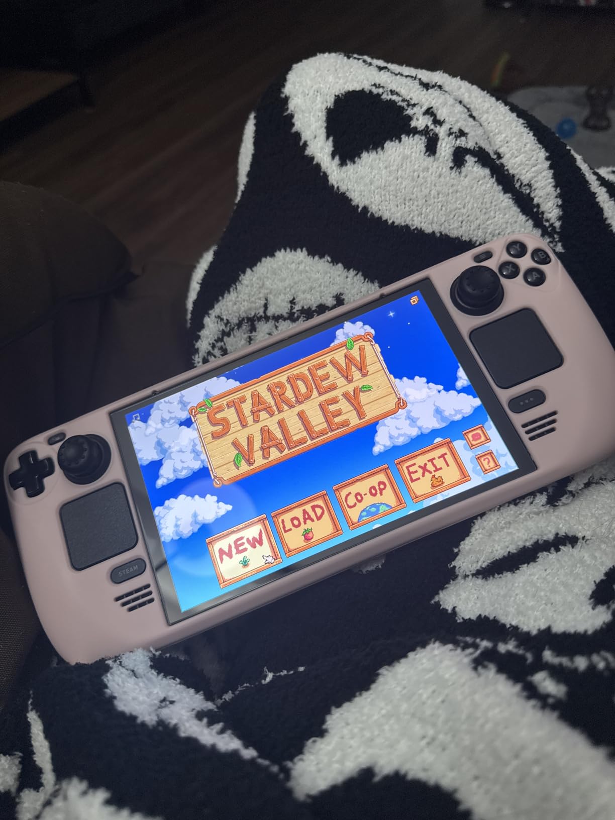 Steam Deck OLED 512GB Handheld Gaming Console - Featuring A High Dynamic Range Screen, A Longer-lasting Battery, Faster Downloads, And Much More customer photo 2