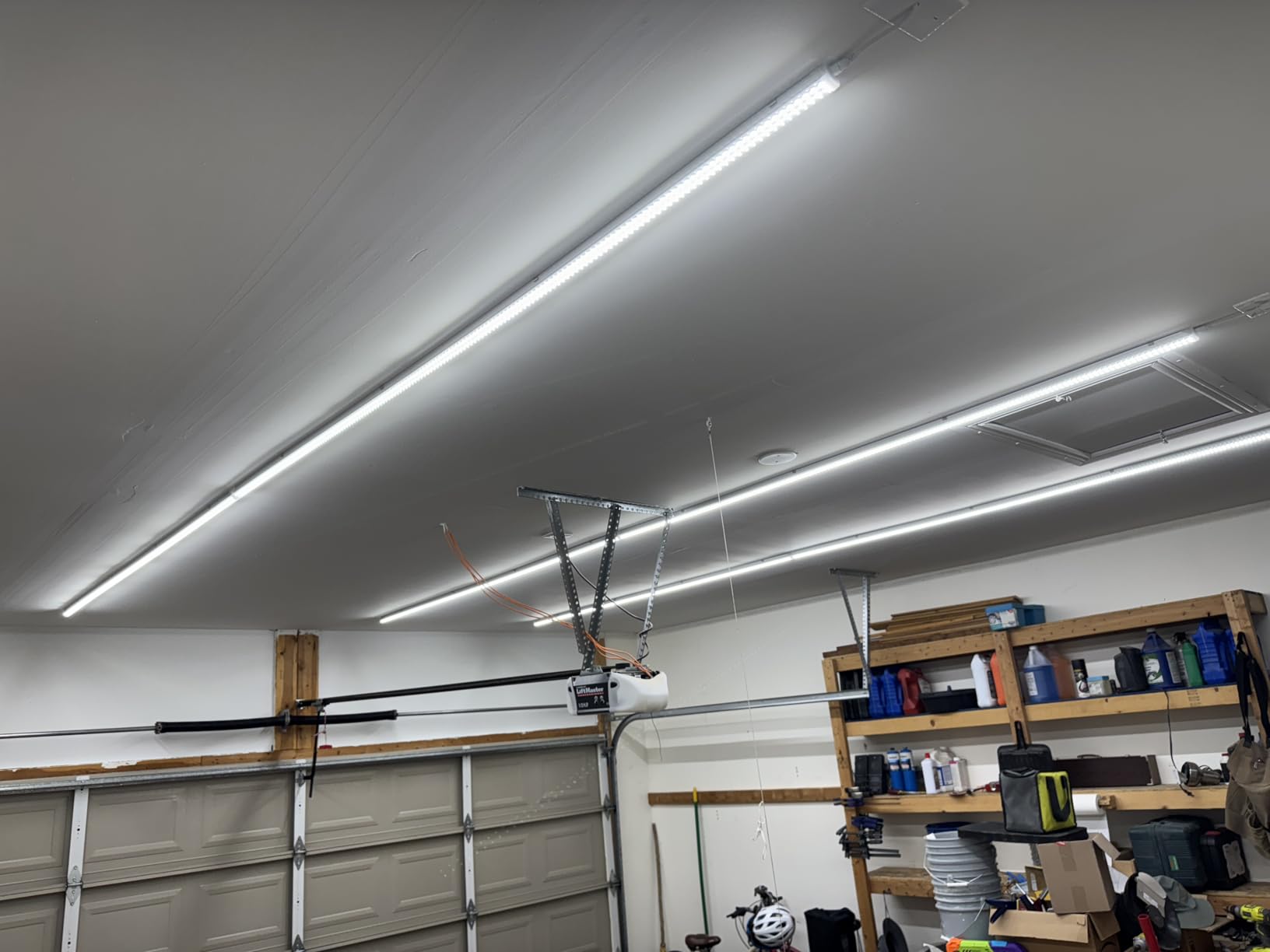 Ensenrior 4FT LED Shop Lights - 5000LM 6000K Ultra Bright Daylight, T8 Commercial Bay Lighting, LED Lights for Garage/Shop/Basement, 36W (139 LM/W), Linkable, Plug & Play, ETL & FCC Certified, 4 Pack customer photo 1