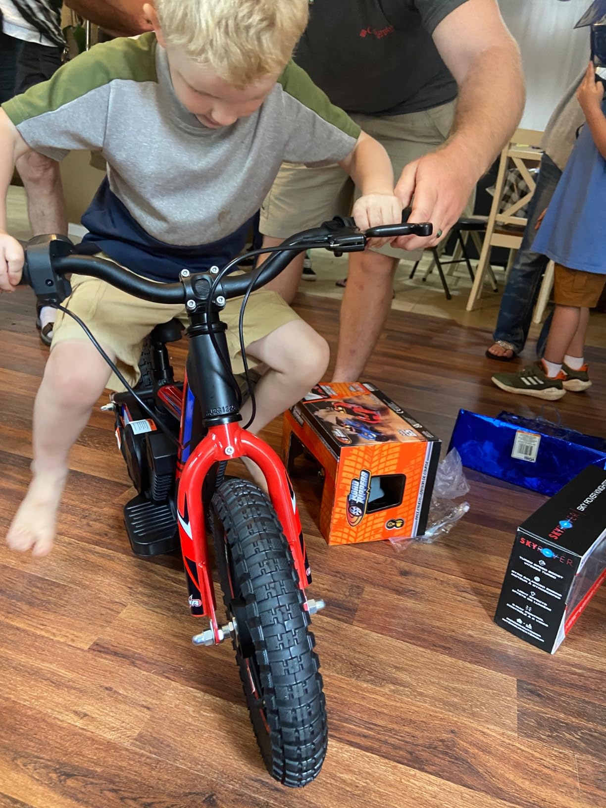 Lightweight Electric Dirt Bike for Kids, 170W Racing Motorcycle for Ages 3-6, Detachable Battery, Adjustable Seat, Safe Speeds Up to 10 MPH, Mini Motocross Bike 12