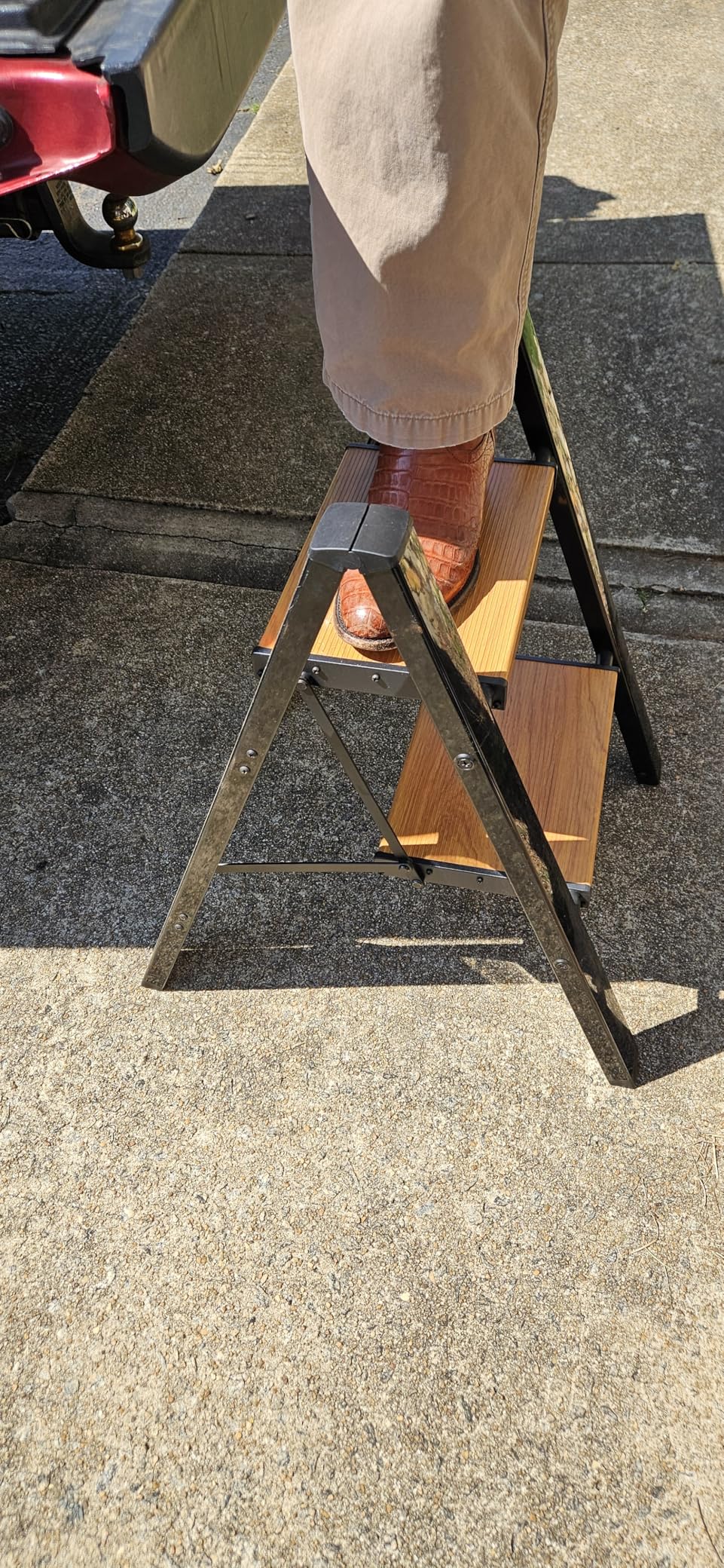 Taranta 2-Step Aluminum Ladder,Lightweight Folding Step Stool with Extra-Wide Anti-Slip Steps,330 lbs Capacity,Compact Space-Saving Design for Home,Kitchen and customer photo 1
