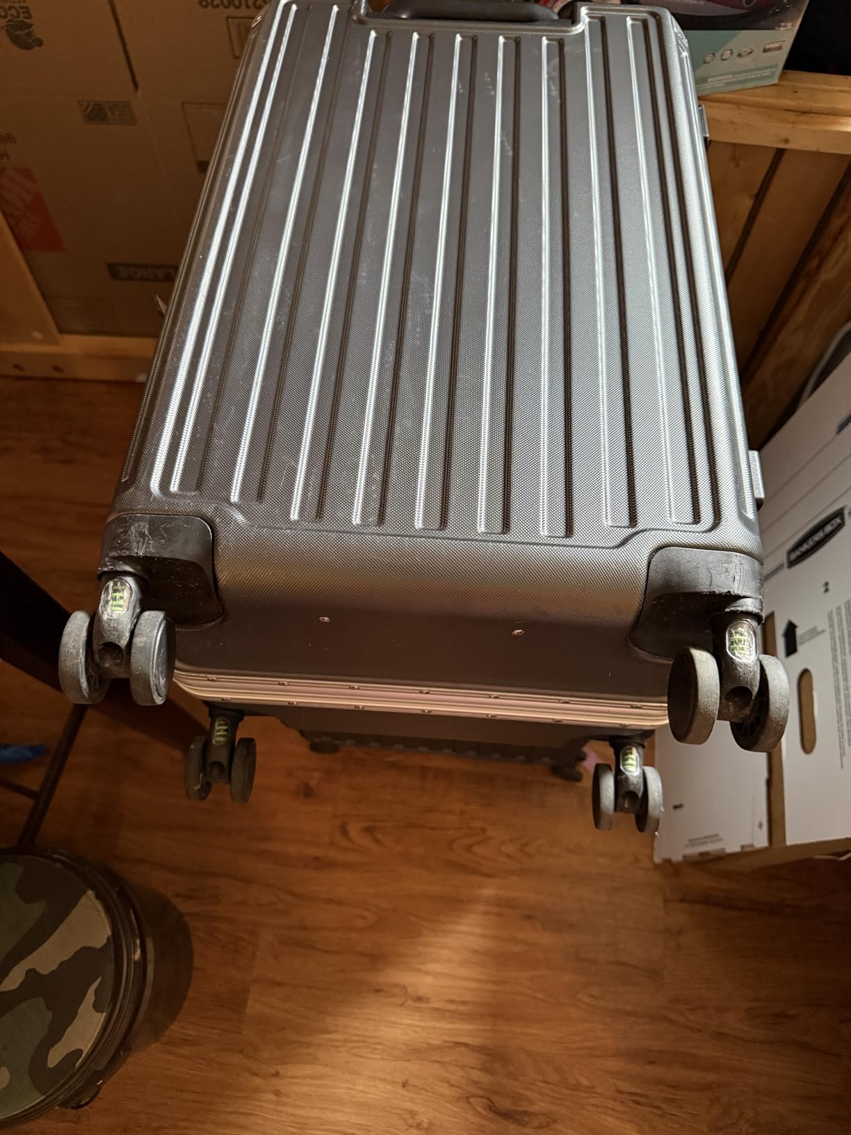 Checked Suitcase with Spinner Wheels, 8010S Aluminum Frame Zipperless Polycarbonate Hard Shell Suitcase (ZX-Core, Charcoal Metallic, 28 Inch) customer photo 2