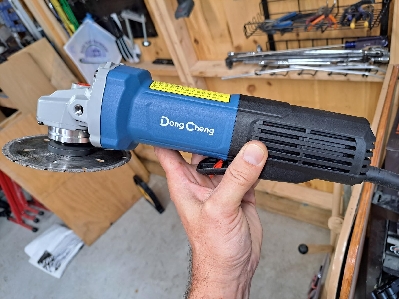 DongCheng 9.2 Amp Power Angle Grinders, 4-1/2 in., 11800RPM, Tool-Free Guard, Electric Metal Grinder Tool, Small Corded Angle Grinder, Paddle Switch, Shockproof Handle for Cutting, Grinding, Polishing customer photo 2