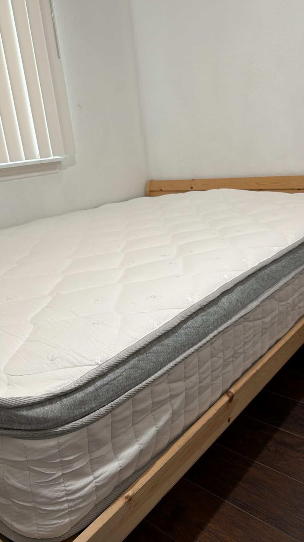 Neo Sleep 12 Inch Queen Cooling Gel Memory Foam Mattress, Medium Feel Comfort & Support with Pressure Relief, Breathable Memory Foam, CertiPUR-US Certified, Mattress in a Box (Queen, 12 in) customer photo 1
