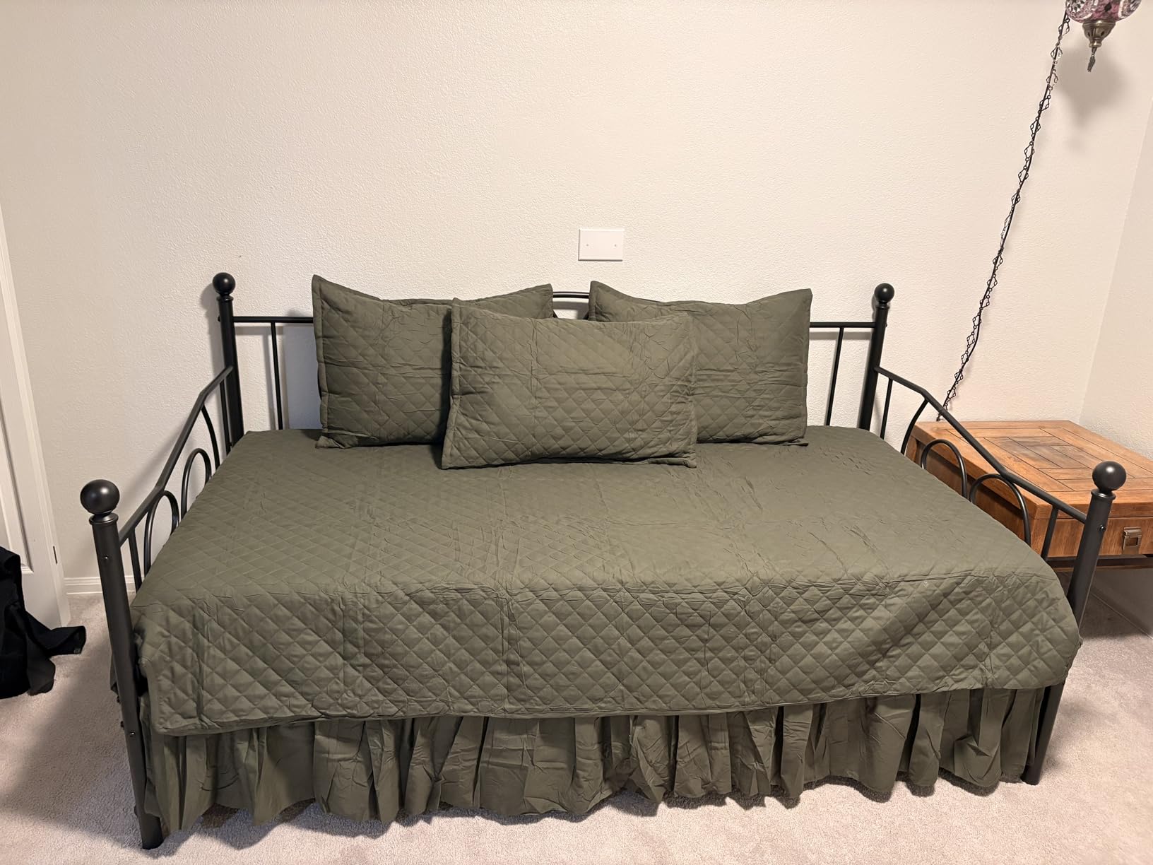 VECELO Metal Daybed Frame Multifunctional Platform Bed Sofa Mattress Foundation with Classic Headboard, Twin, Black customer photo 1