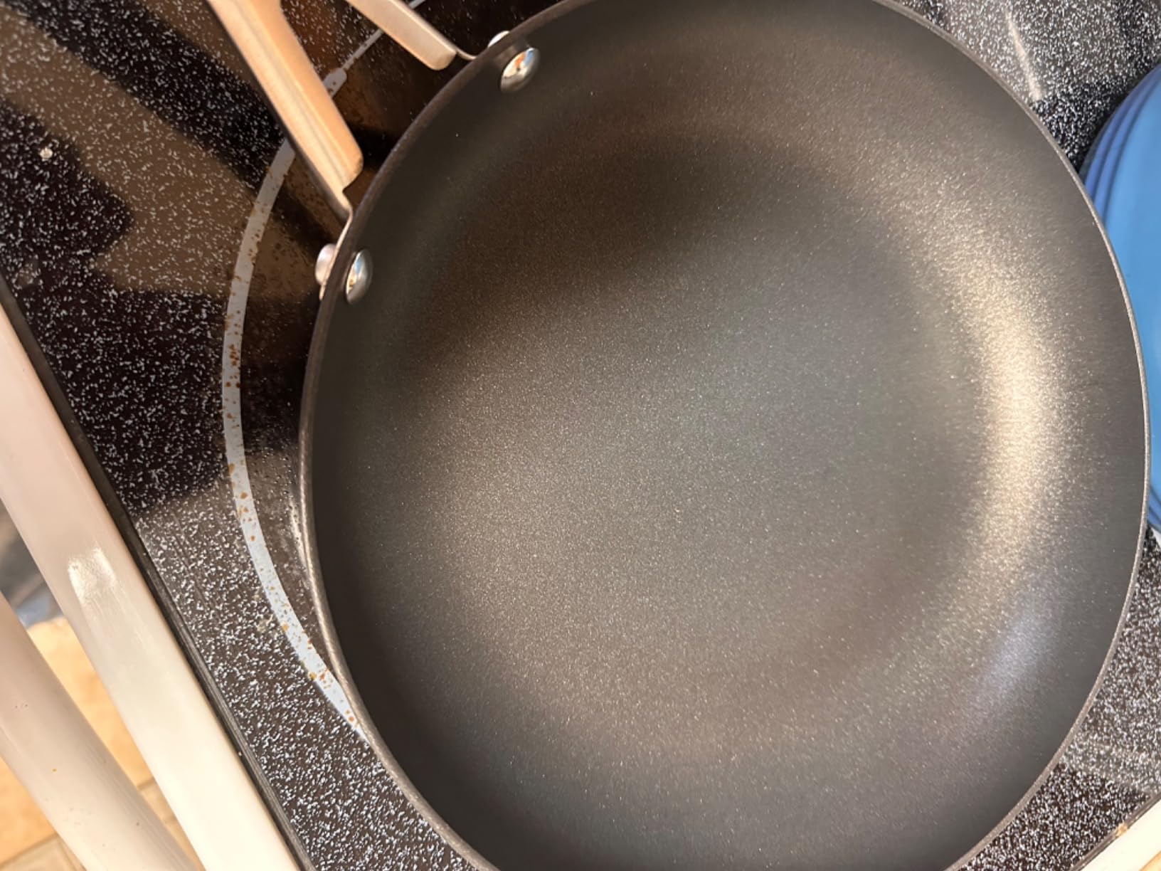 Calphalon Hard-Anodized Nonstick 8-Inch and 10-Inch Frying Pan Set customer photo 1