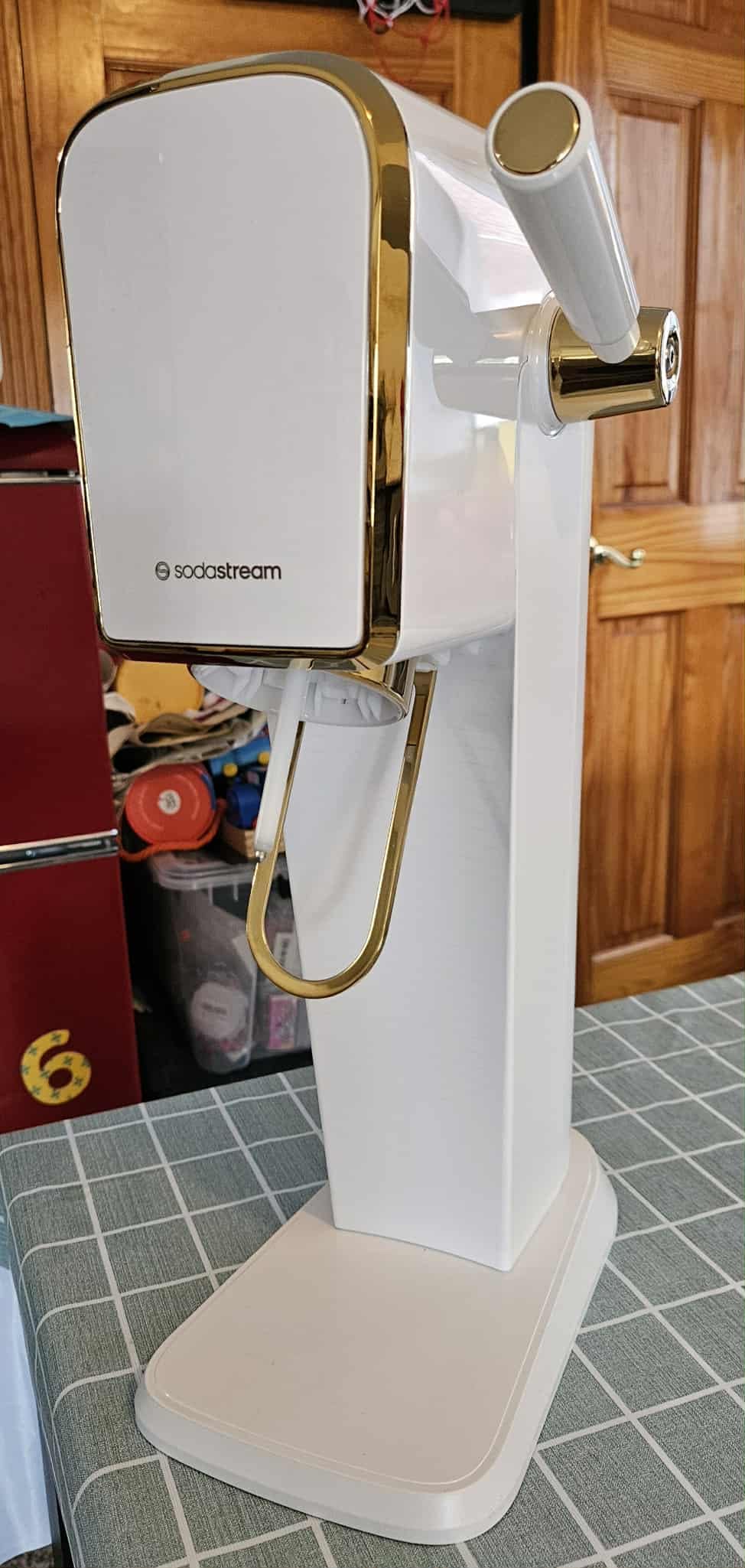 SodaStream Art Sparkling Water Maker (White/Gold) with CO2 and Carbonating Bottle customer photo 1
