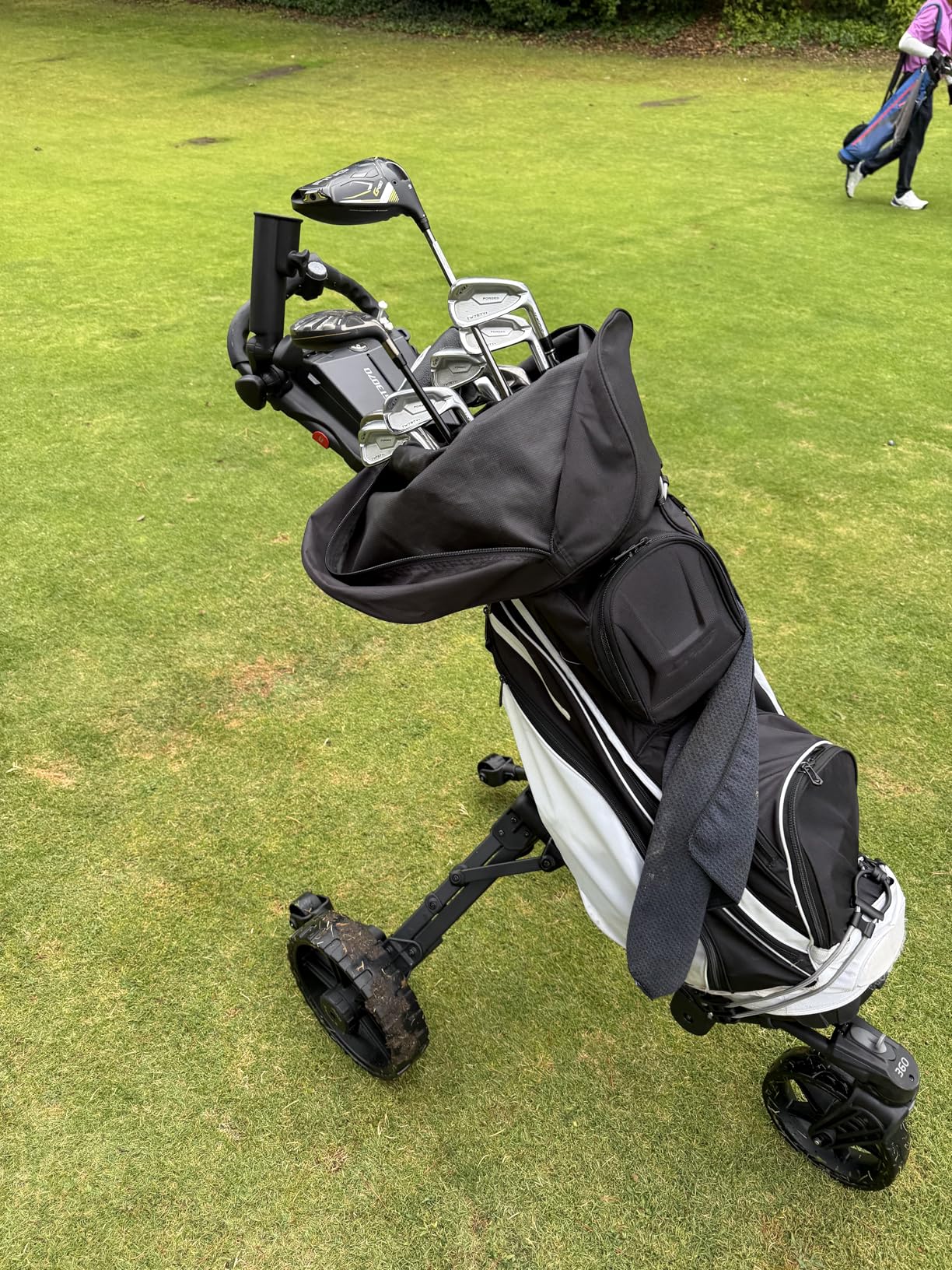 KVV Electric Golf Push Cart with Remote Control, Super Compact and Lightweight Electric Golf Cart, Smallest Folding Size Electric Golf Cart, Suitable for All Terrains, and (Charcoal) customer photo 2
