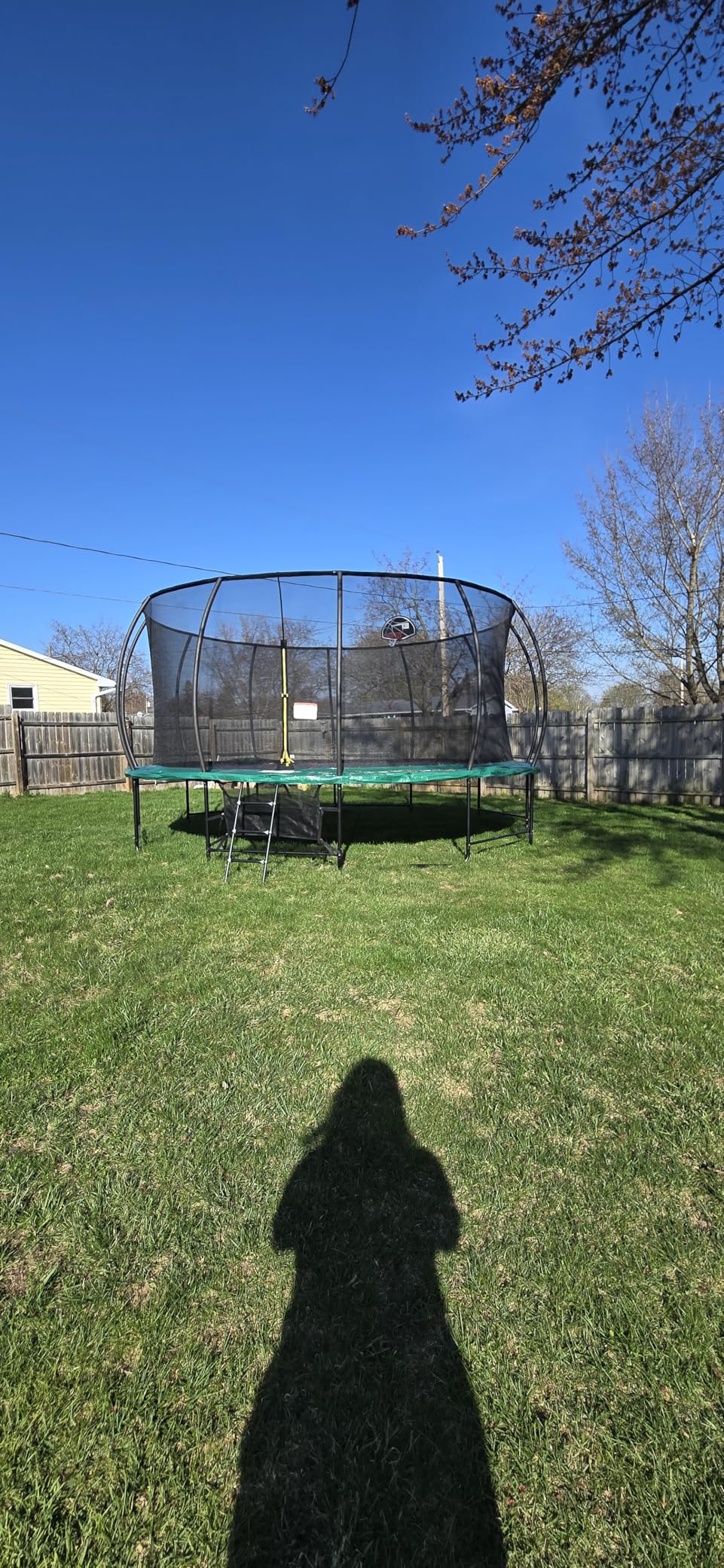 Lyromix 12 14 15 16FT Outdoor Trampolines for Kids and Adults, Pumpkin Trampolin with Curved Poles, Recreational Trampolin with Basketball Hoop and Safety Enclosure Net for Kids and Adults customer photo 1