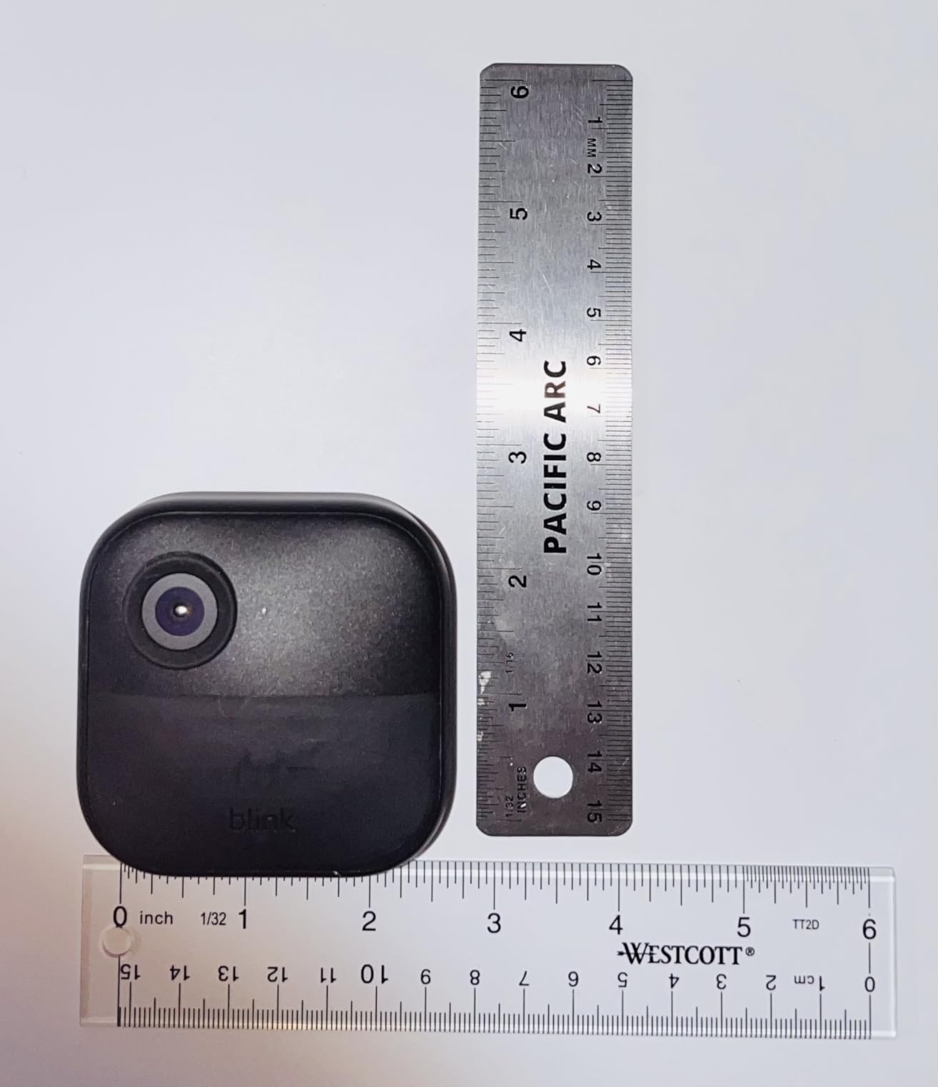 Blink Outdoor 4 - Wireless smart security camera, two-year battery life, 1080p HD, two-way talk. Sync Module Core included (2 camera system) customer photo 2